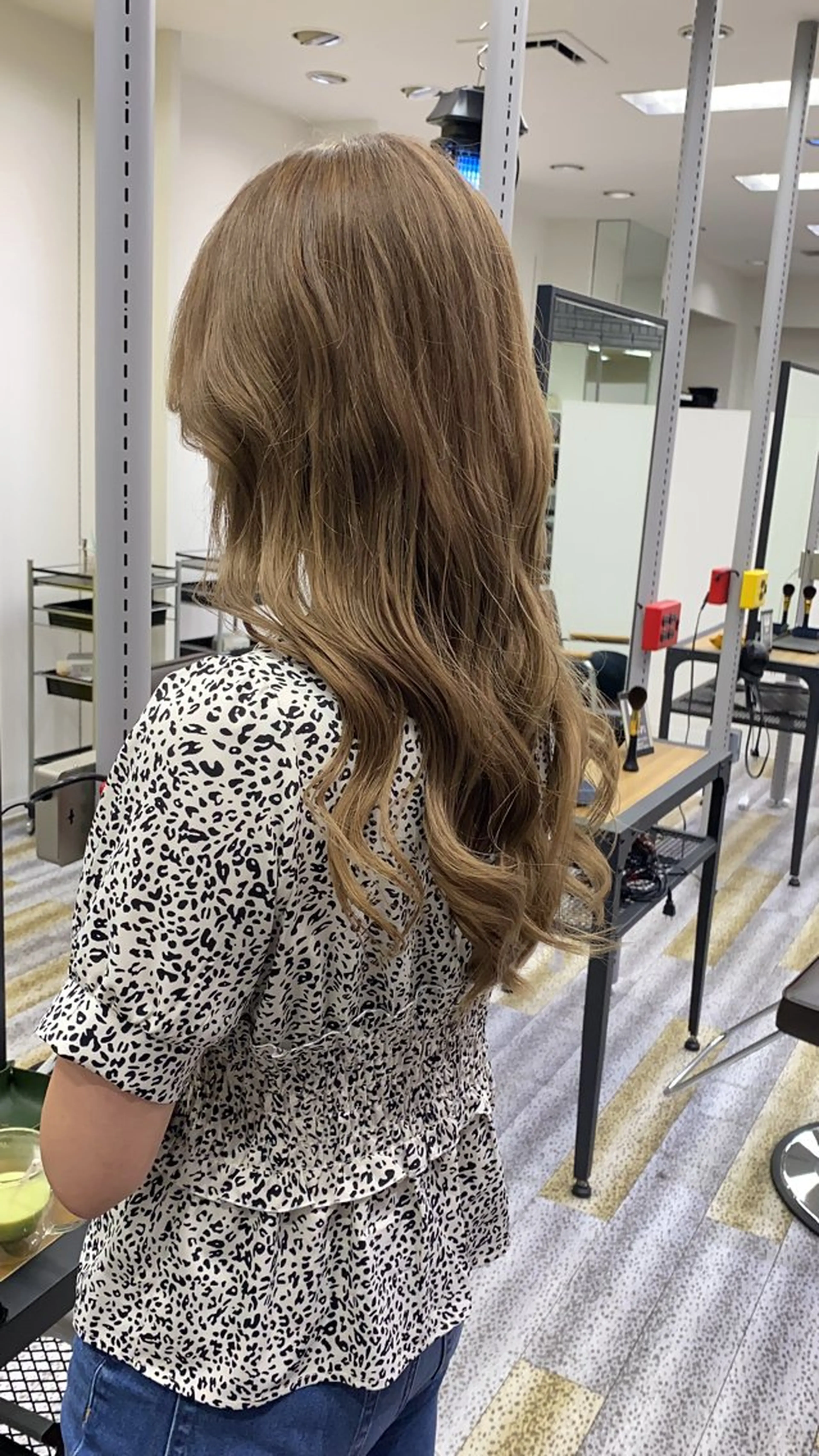 ロング ヘアカラー 石原 侑祈のヘアスタイル