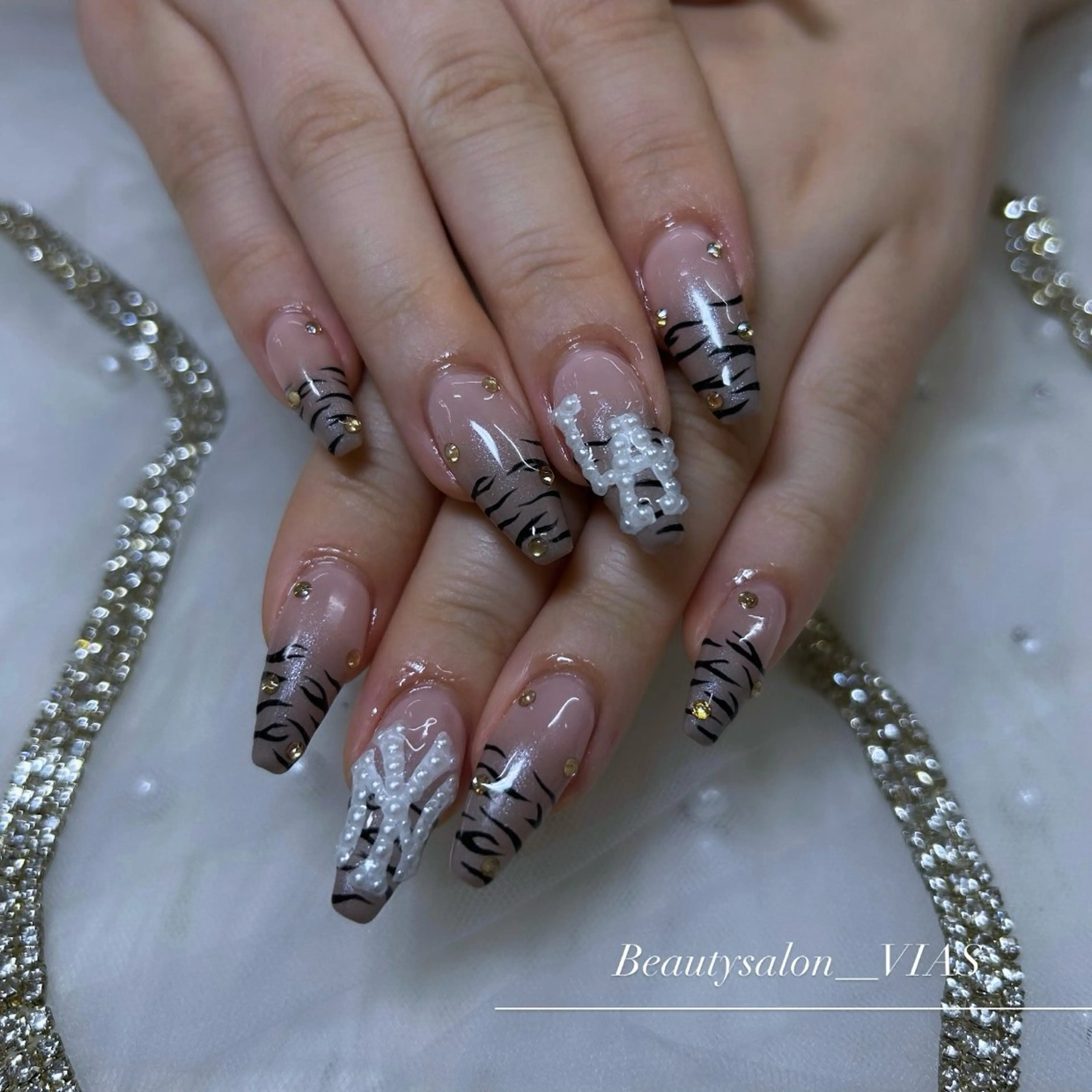 ネイル ハンドネイル VIAS 〜EYE&NAIL〜のマツエク・マツパデザイン