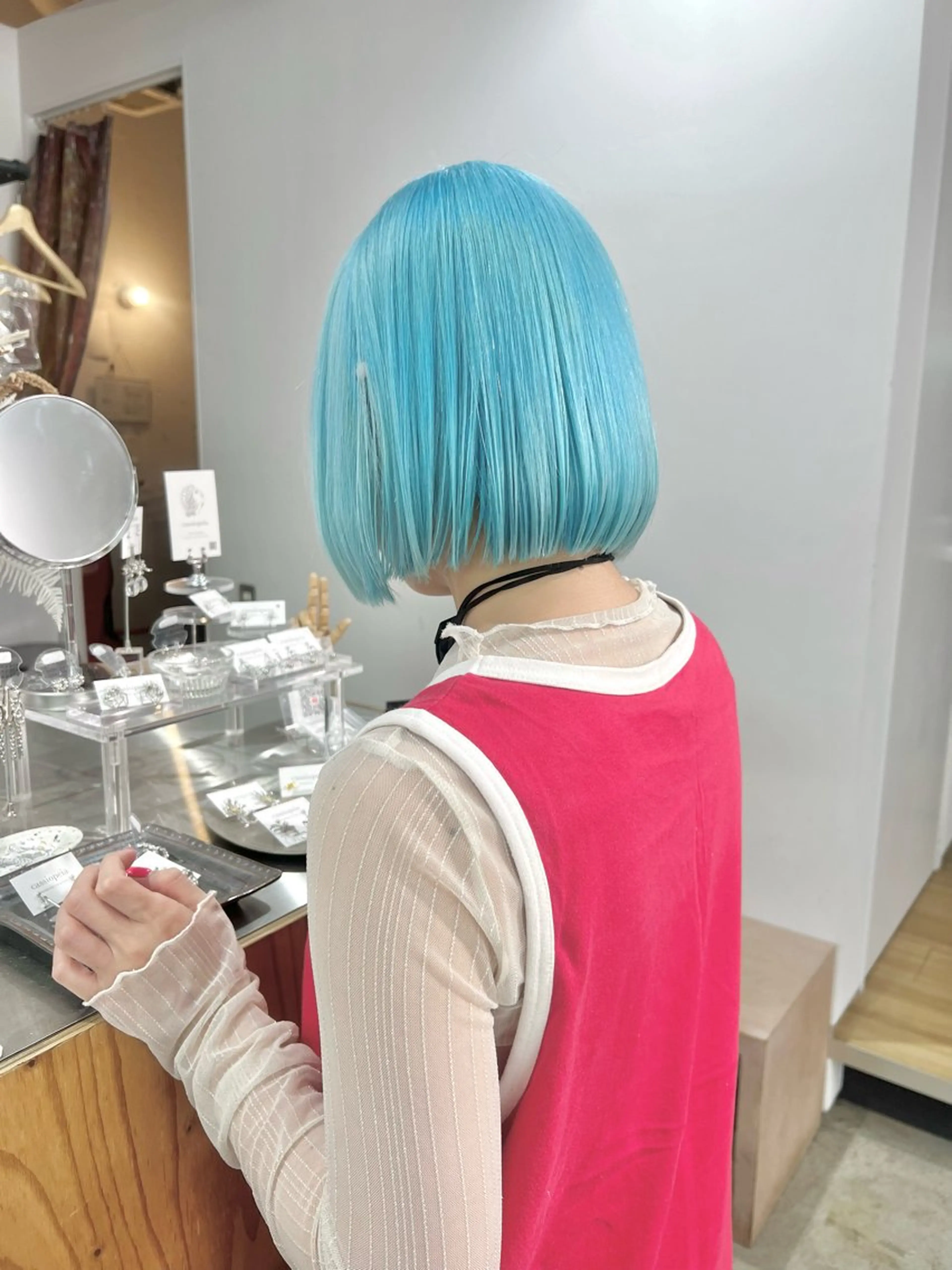 ショート 切りっぱなしボブ ボブ ヘアカラー 24時間受付🌈ブリ ーチ特化RYUTOのヘアスタイル