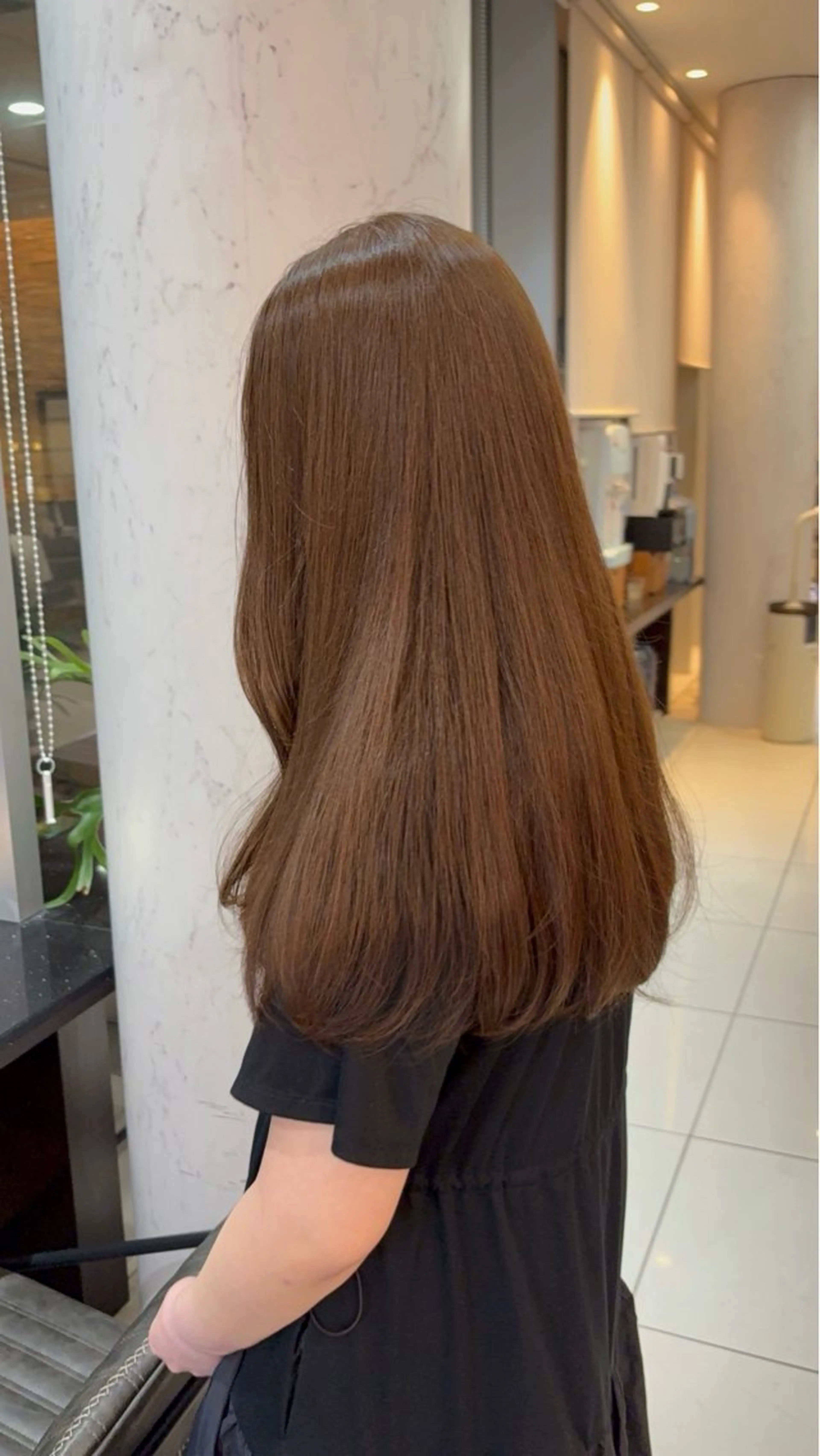 ロング カラー ベージュカラー 透明感カラー イルミナカラー レイヤーカット 透明感カラー/ なごみのヘアスタイル