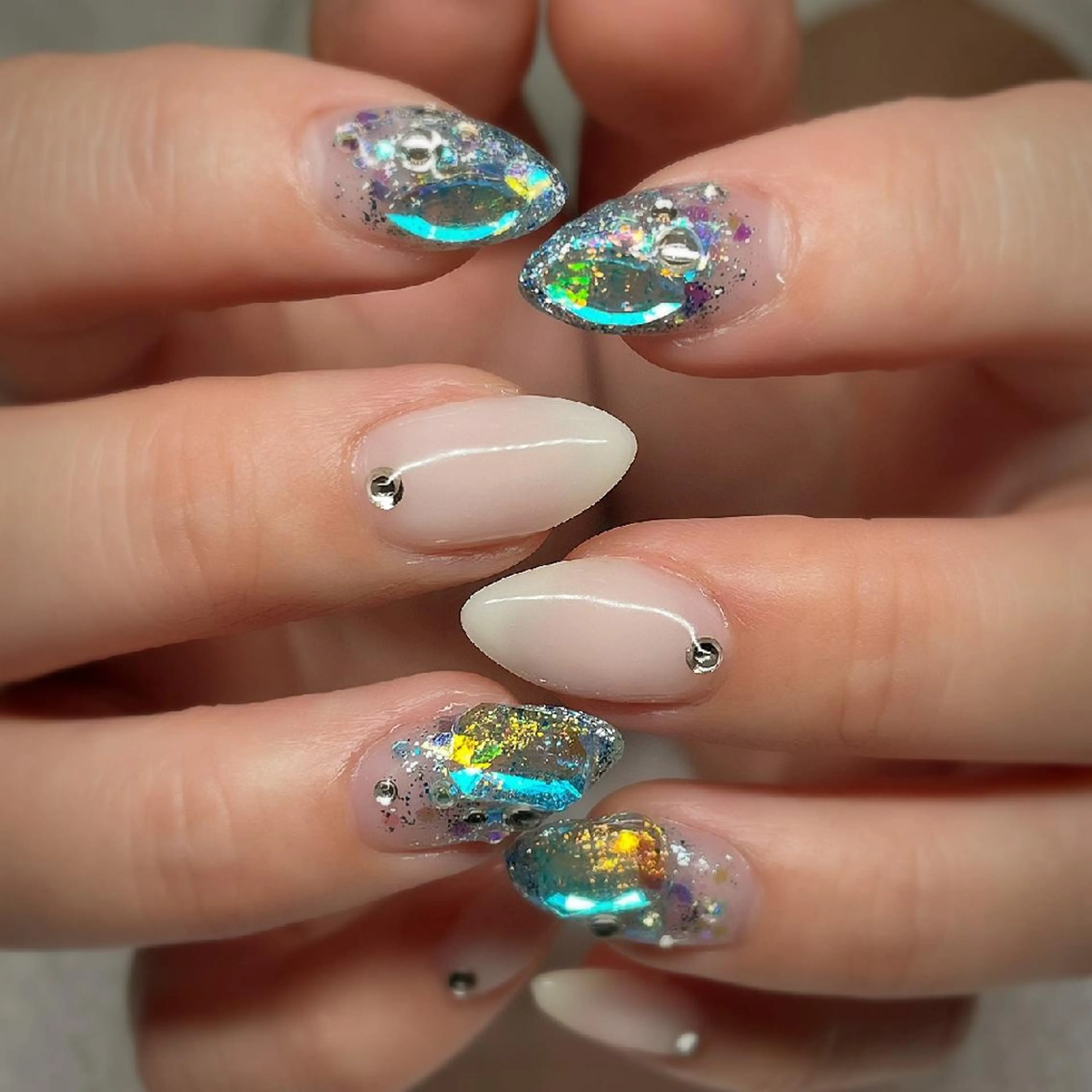 ネイル オーロラネイル グラデーション キラキラネイル ラメ(グリッター) ハンドネイル フットネイル AQUA NAIL所属・AQUA NAILのネイルデザイン