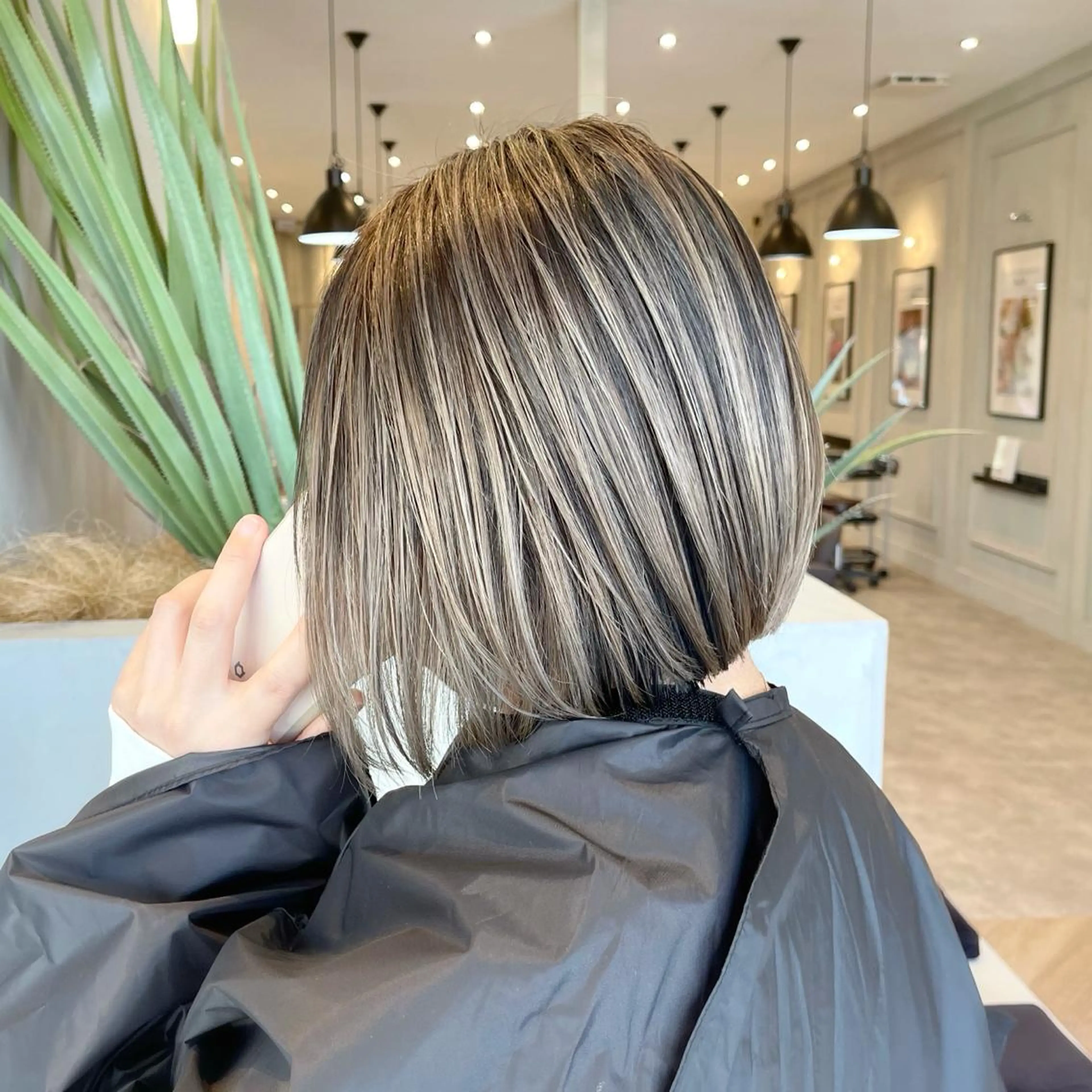 ショート カラー ヘアアレンジ バレイヤージュ デザインカラー ハイライトカラー 外国人風カラー ハイライト カット ヘアカラー トリートメント アンドウ ユウ/ レイヤーカット/韓国のヘアスタイル