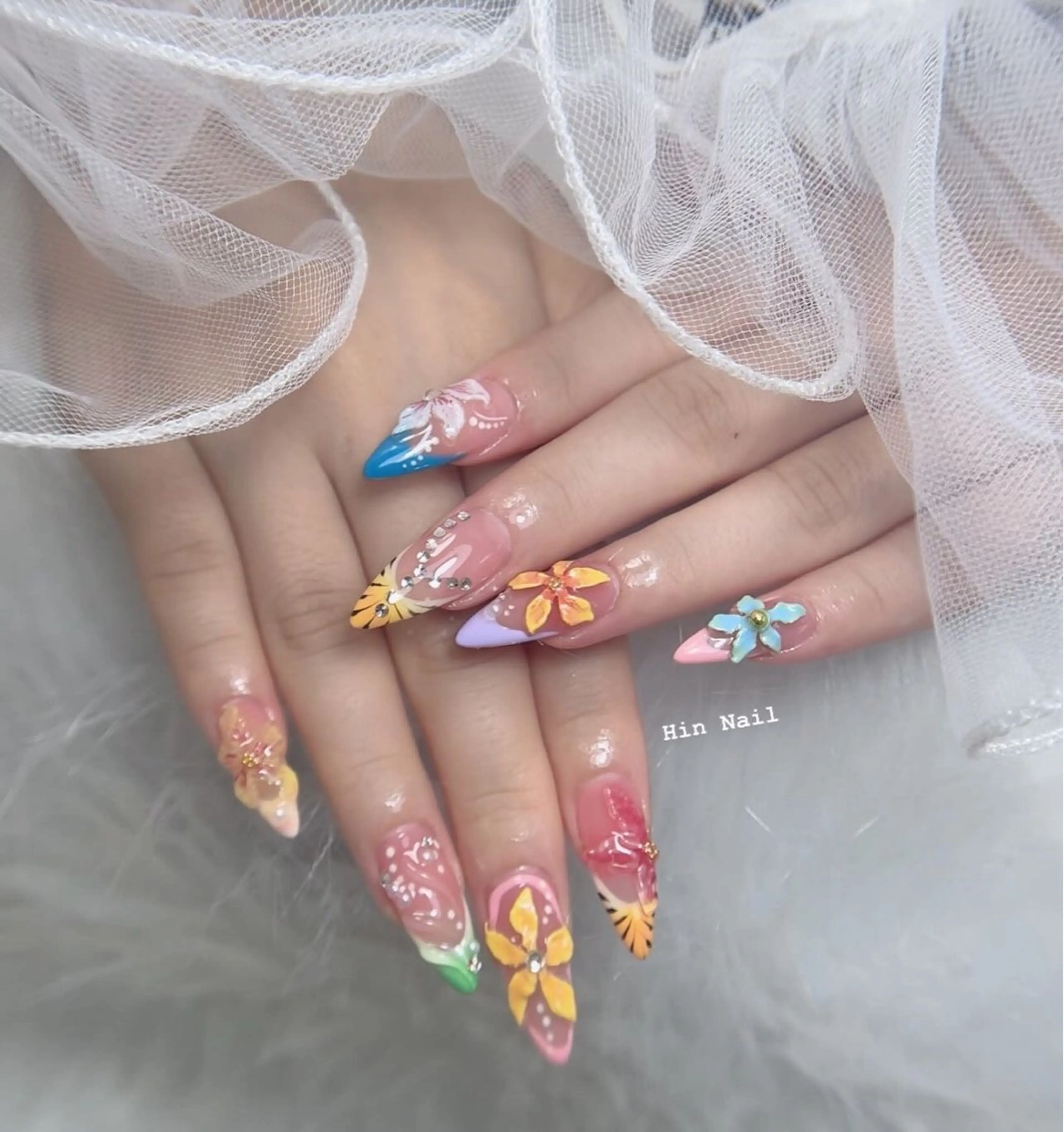 ネイル ハンドネイル HIN NAILのネイルデザイン