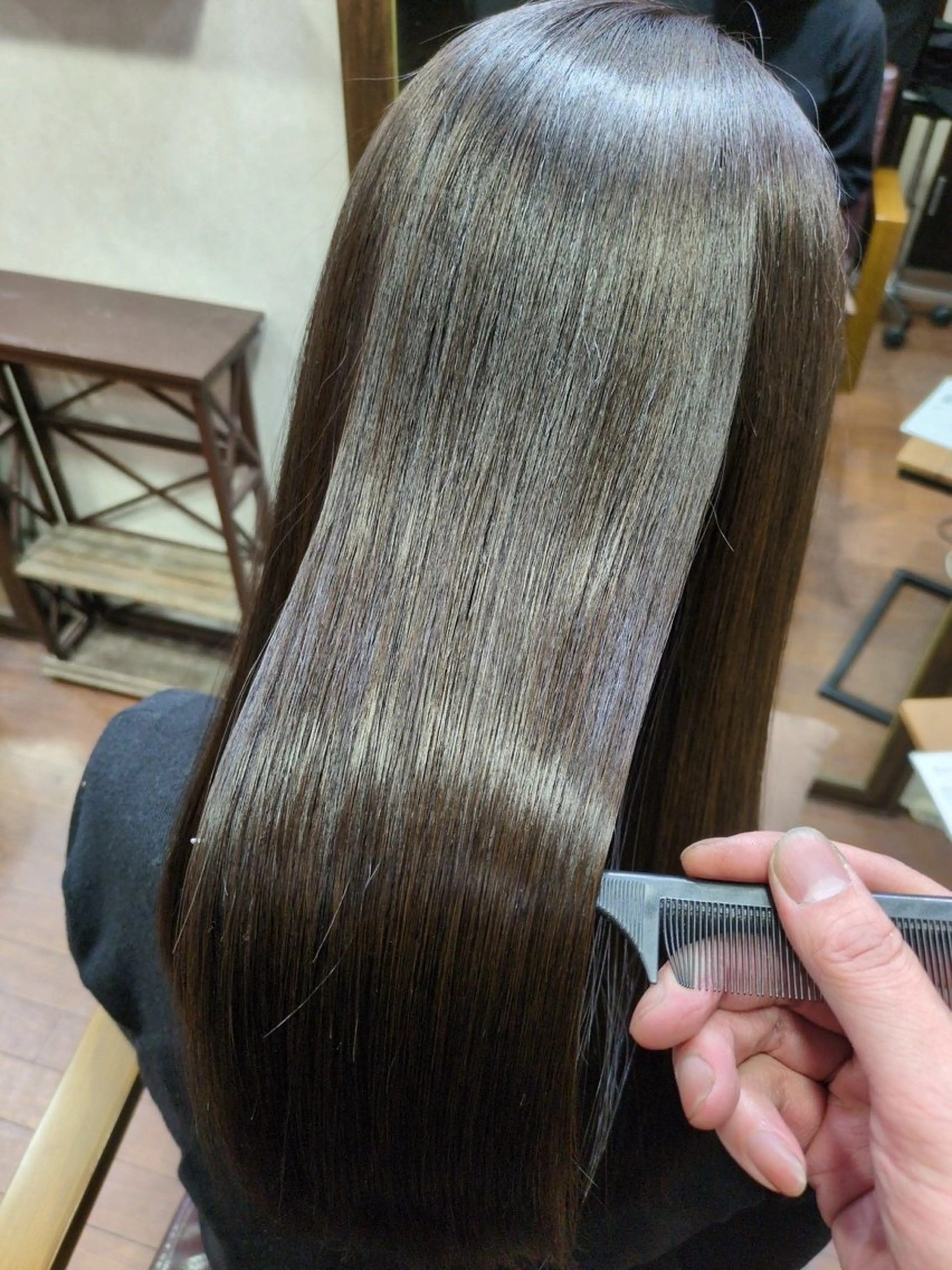 ロング カラー 若泉 瀬菜のヘアスタイル