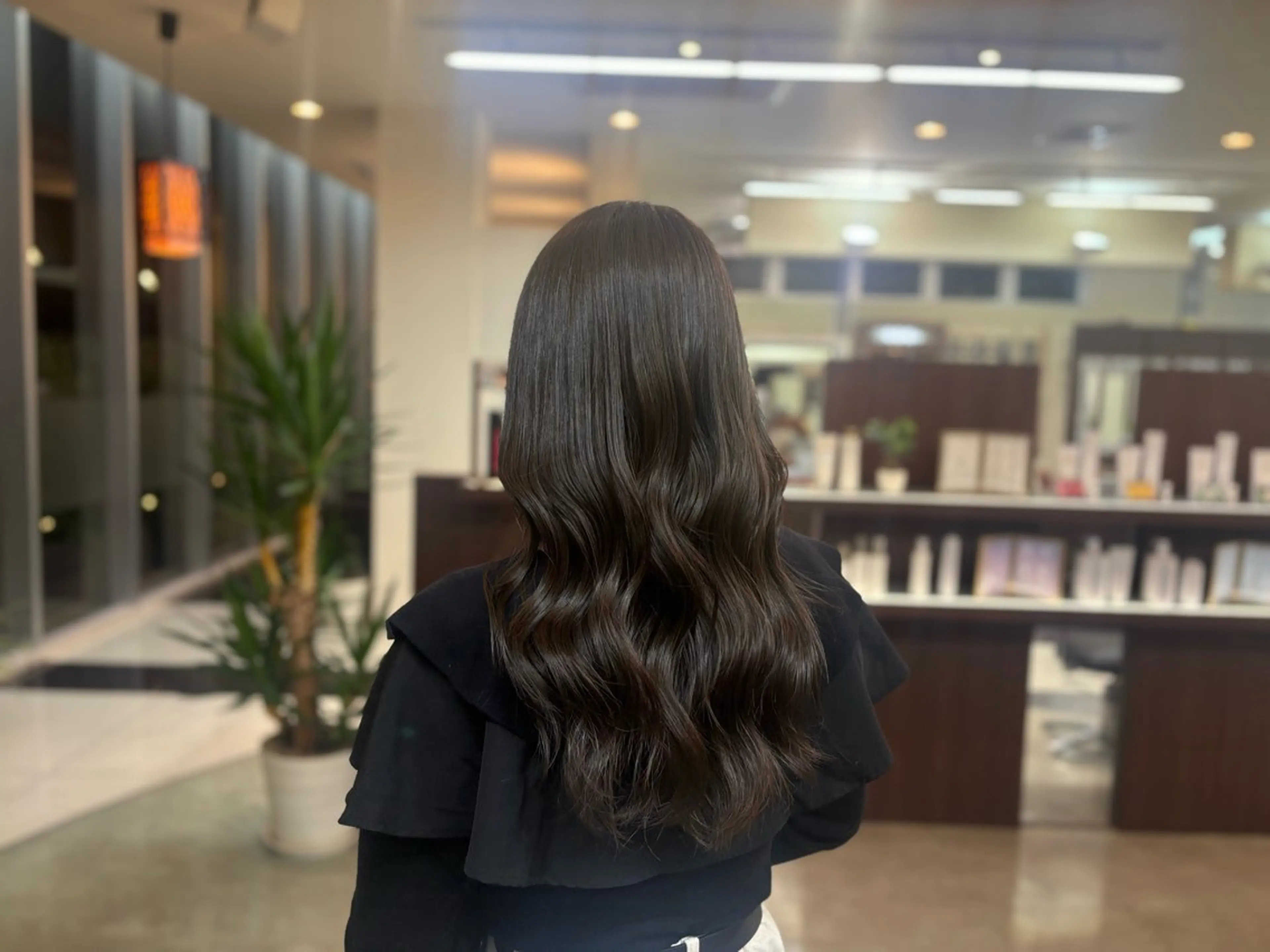 ロング カラー グレージュ オリーブグレージュ オリーブグレー カット ヘアカラー トリートメント 垢抜けデザイナー/ 似合わせ/朝倉友香のヘアスタイル