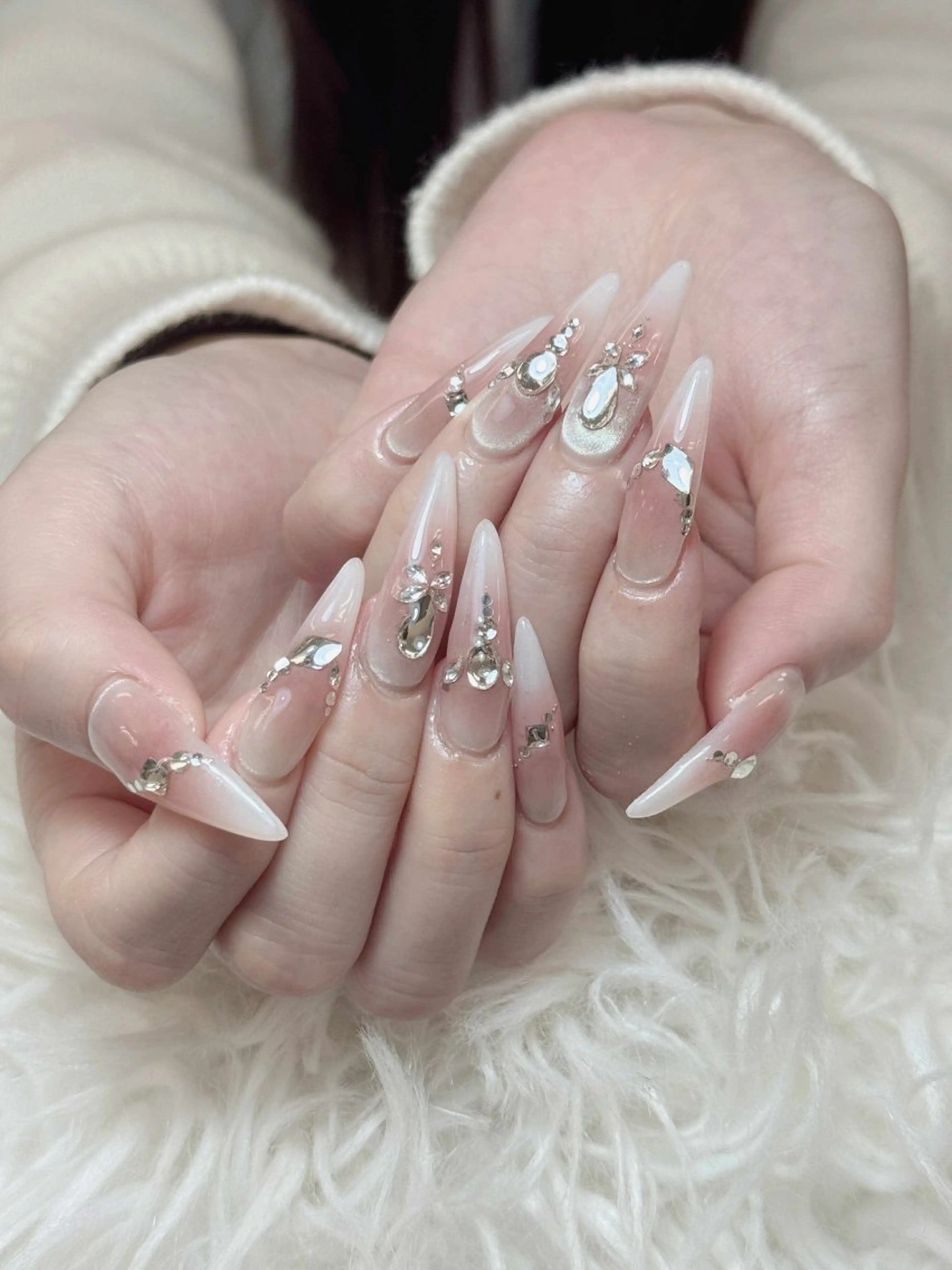 ネイル アートネイル オーロラネイル チークネイル 長さ出し フットネイル Noiranail_ studioのネイルデザイン