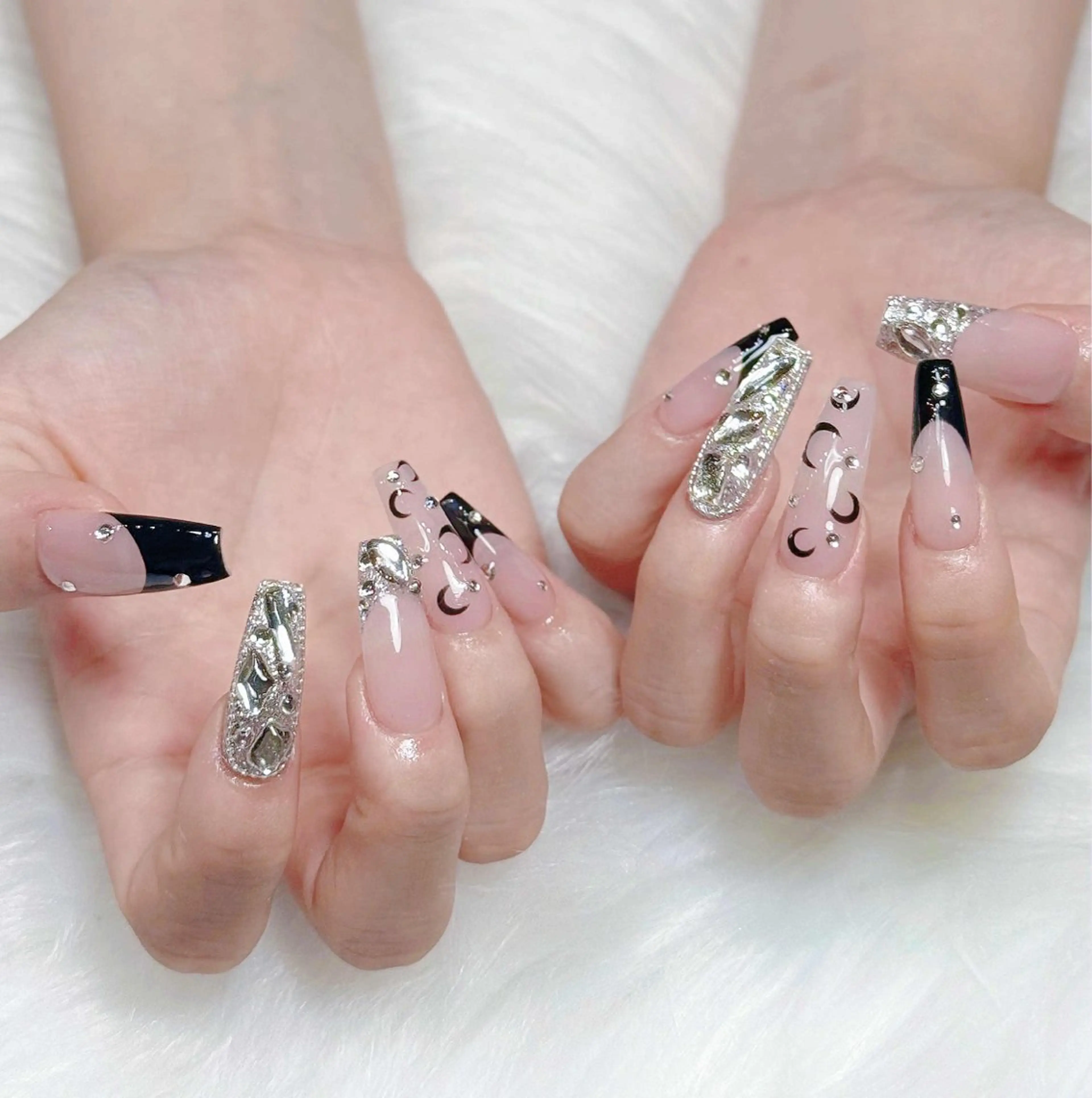 ネイル オーロラネイル チークネイル フットネイル フレンチネイル ジェルネイル ハンドネイル Nichi Nailsのネイルデザイン