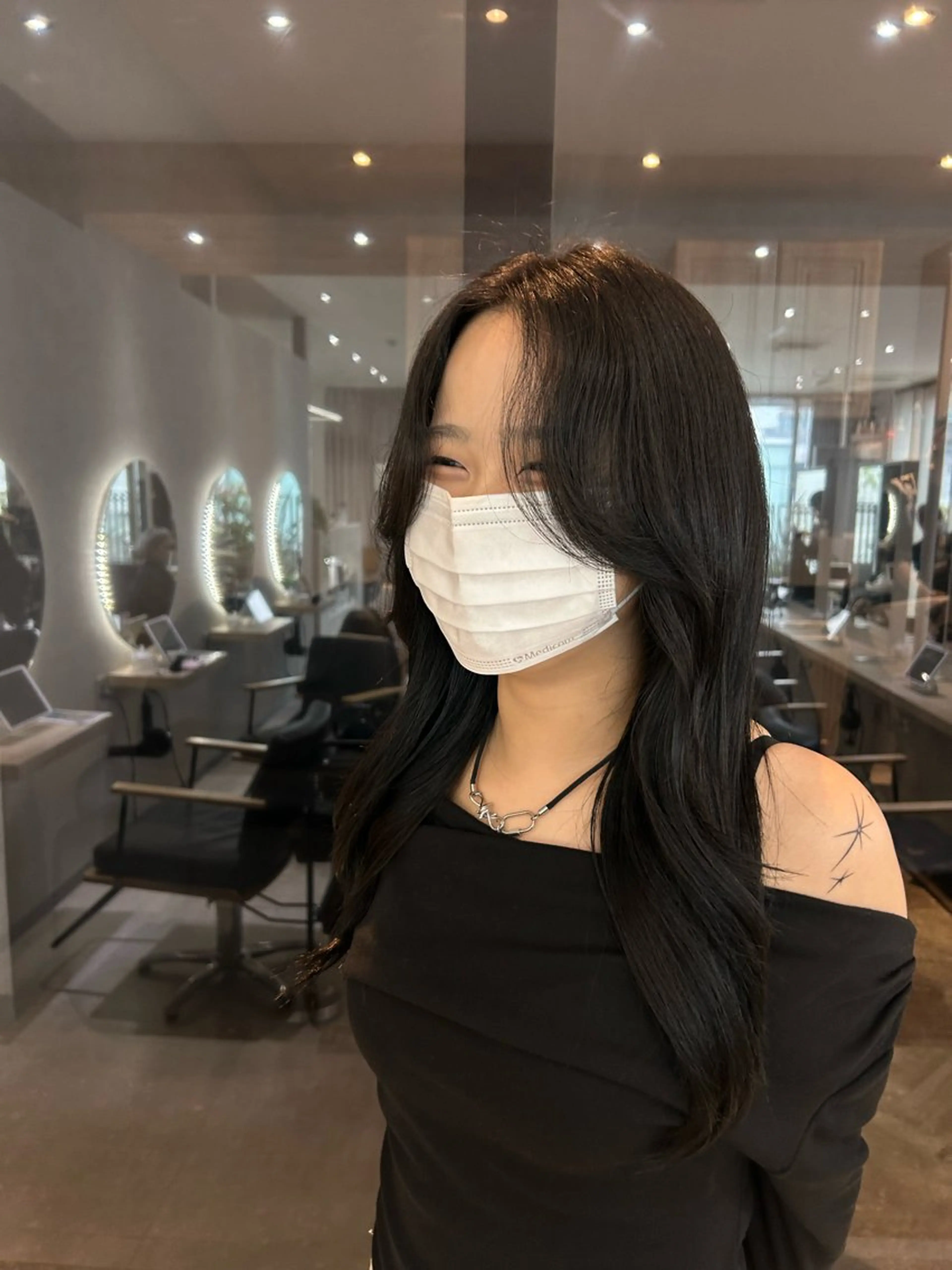 ロング アッシュ ボブ くびれヘア ハッシュカット 髪質改善 韓国ハッシュカット✨ レイヤーカット🍒のヘアスタイル