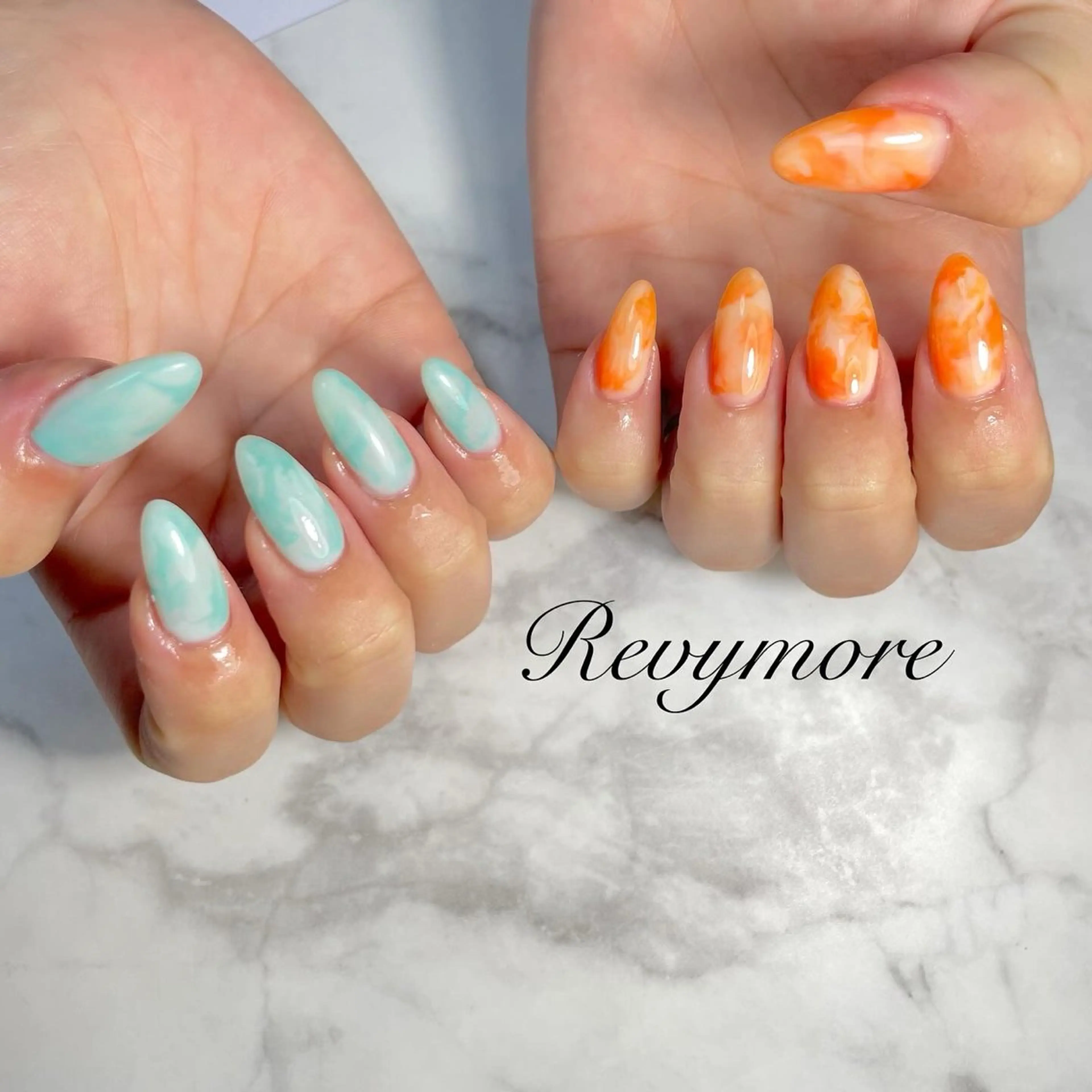 ネイル ジェルネイル 大理石ネイル(マーブル) ニュアンスネイル オフィスネイル シンプルネイル nail salon Revymore所属・nail salon Revymoreのネイルデザイン
