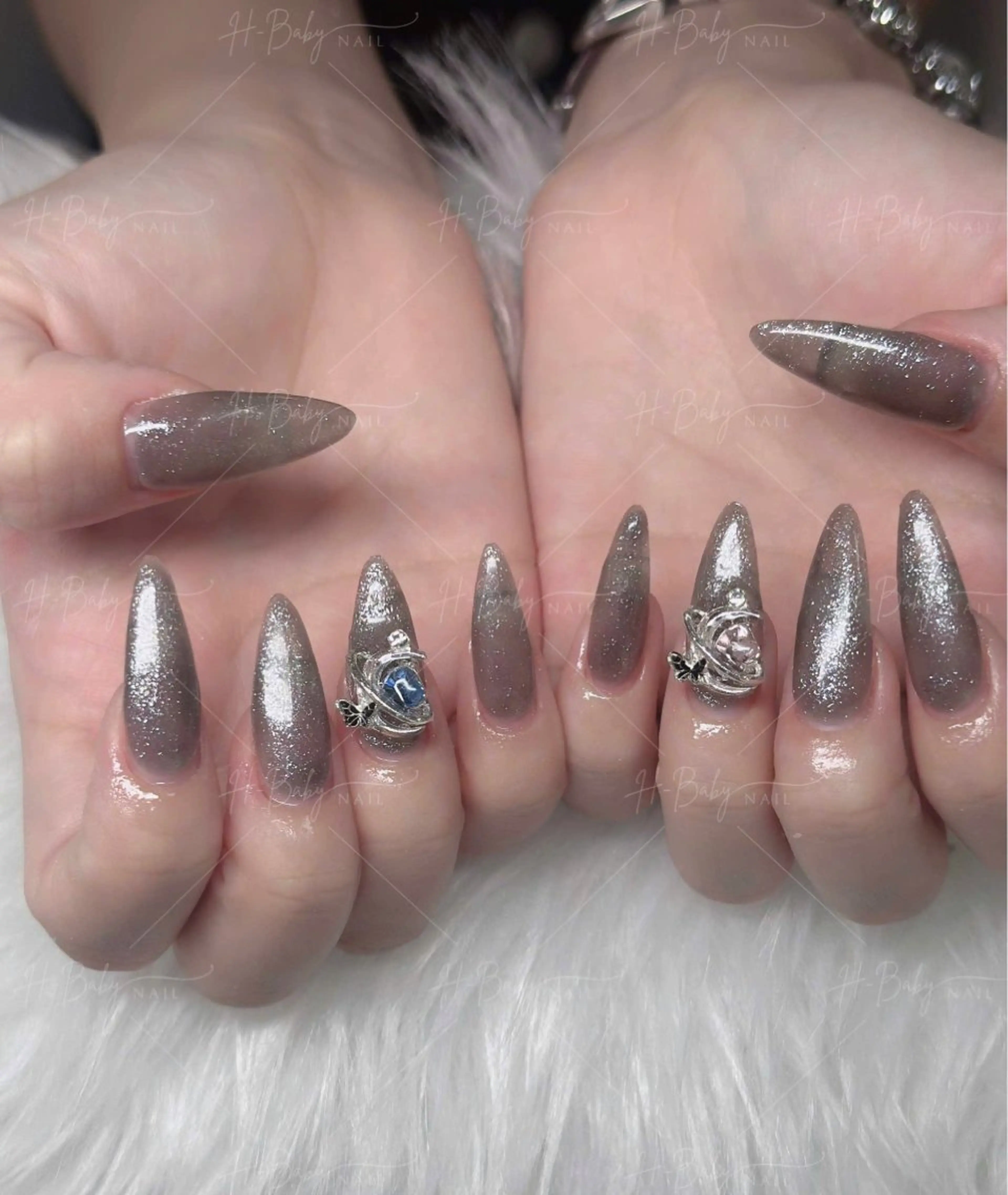 ネイル フレンチネイル ジェルネイル ガラスフレンチ ハロウィン ハート H.baby nail所属・H.baby Nail Salonのネイルデザイン