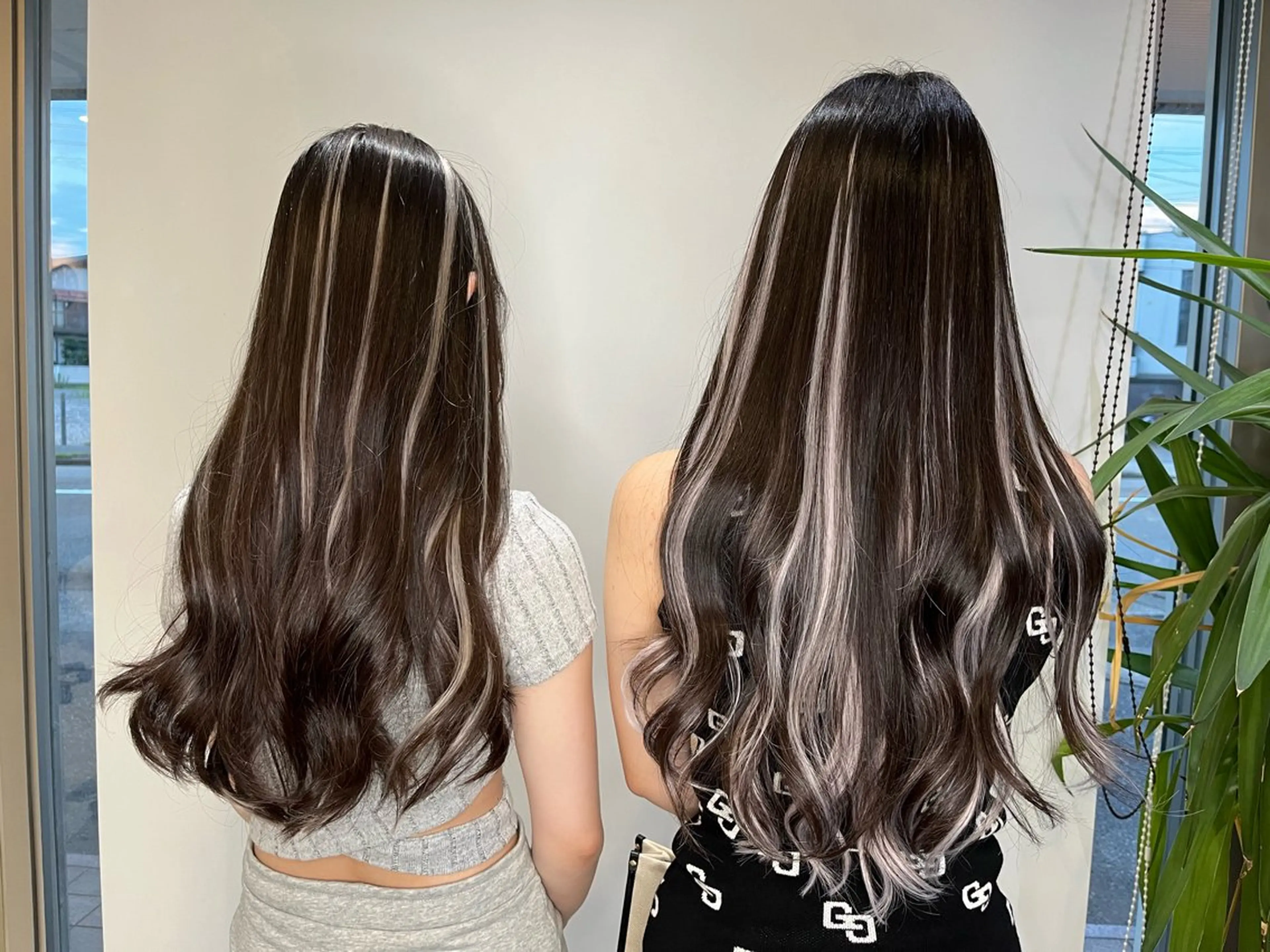 セミロング 野村 奈里亜のヘアスタイル