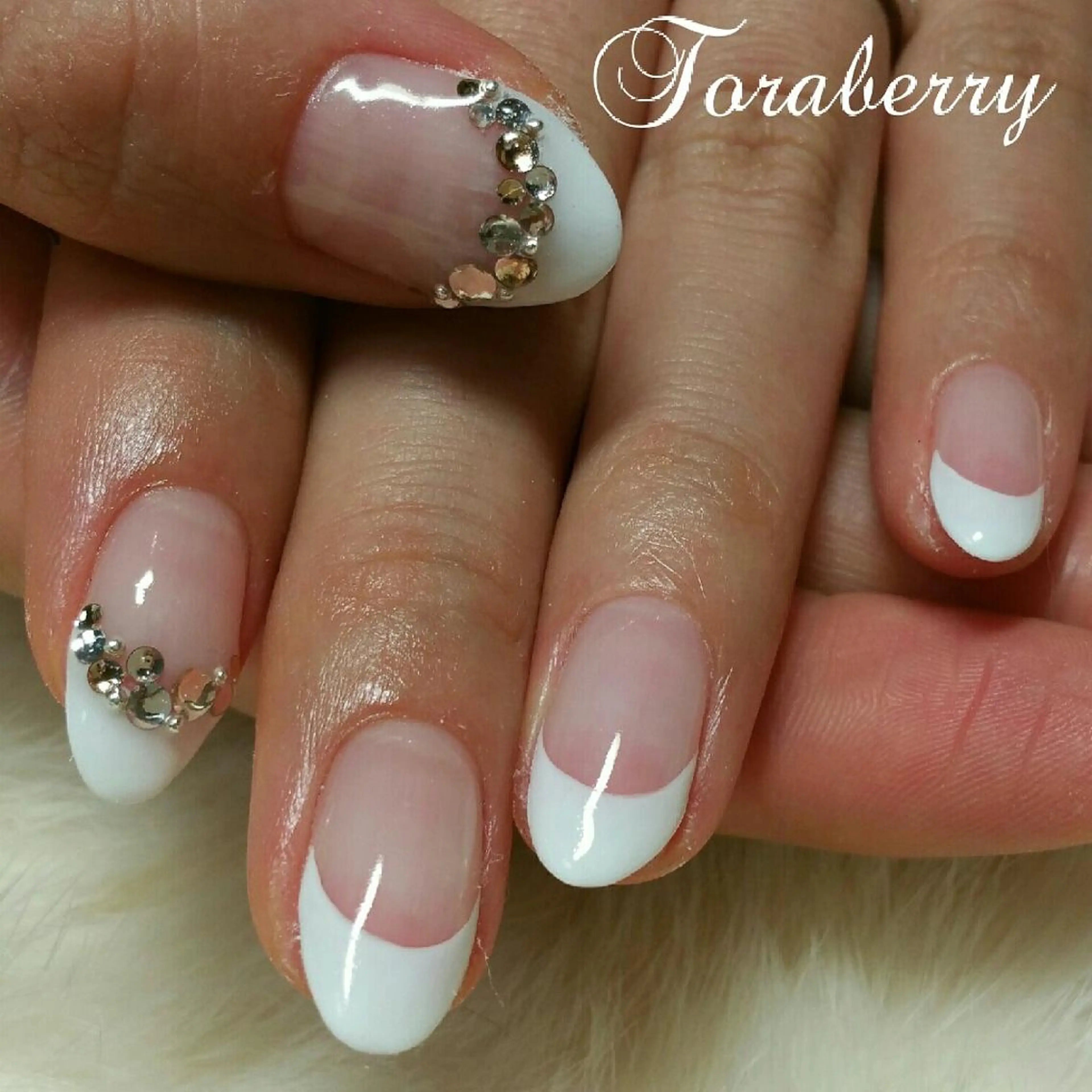 ネイル フレンチネイル ハンドネイル ネイリスト なつみのネイルデザイン