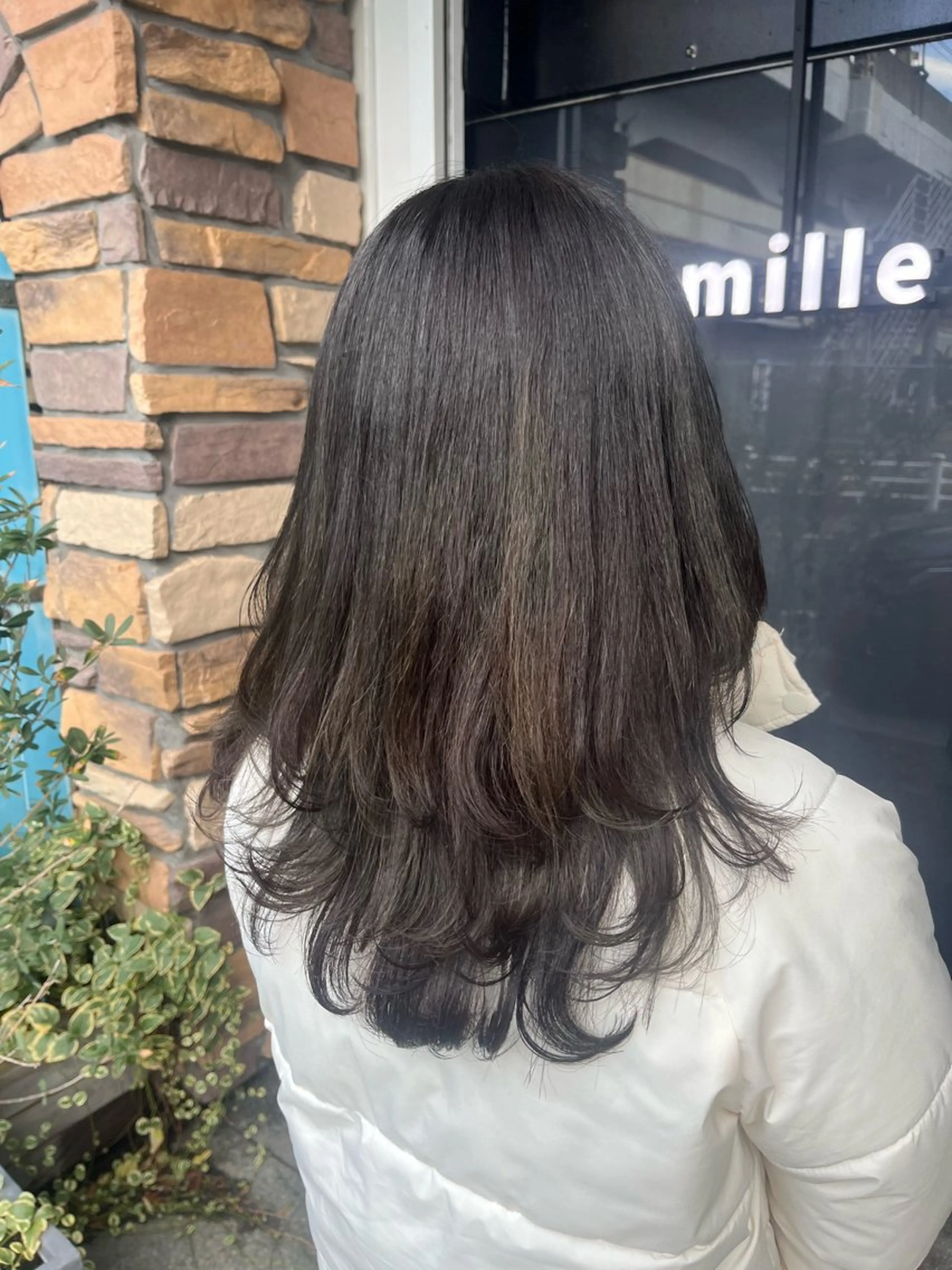 セミロング カラー グレージュ オリーブグレージュ オリーブグレー レイヤーカット ヘアカラー 透明感カラー/パーマ 🌀アオノアユミのヘアスタイル