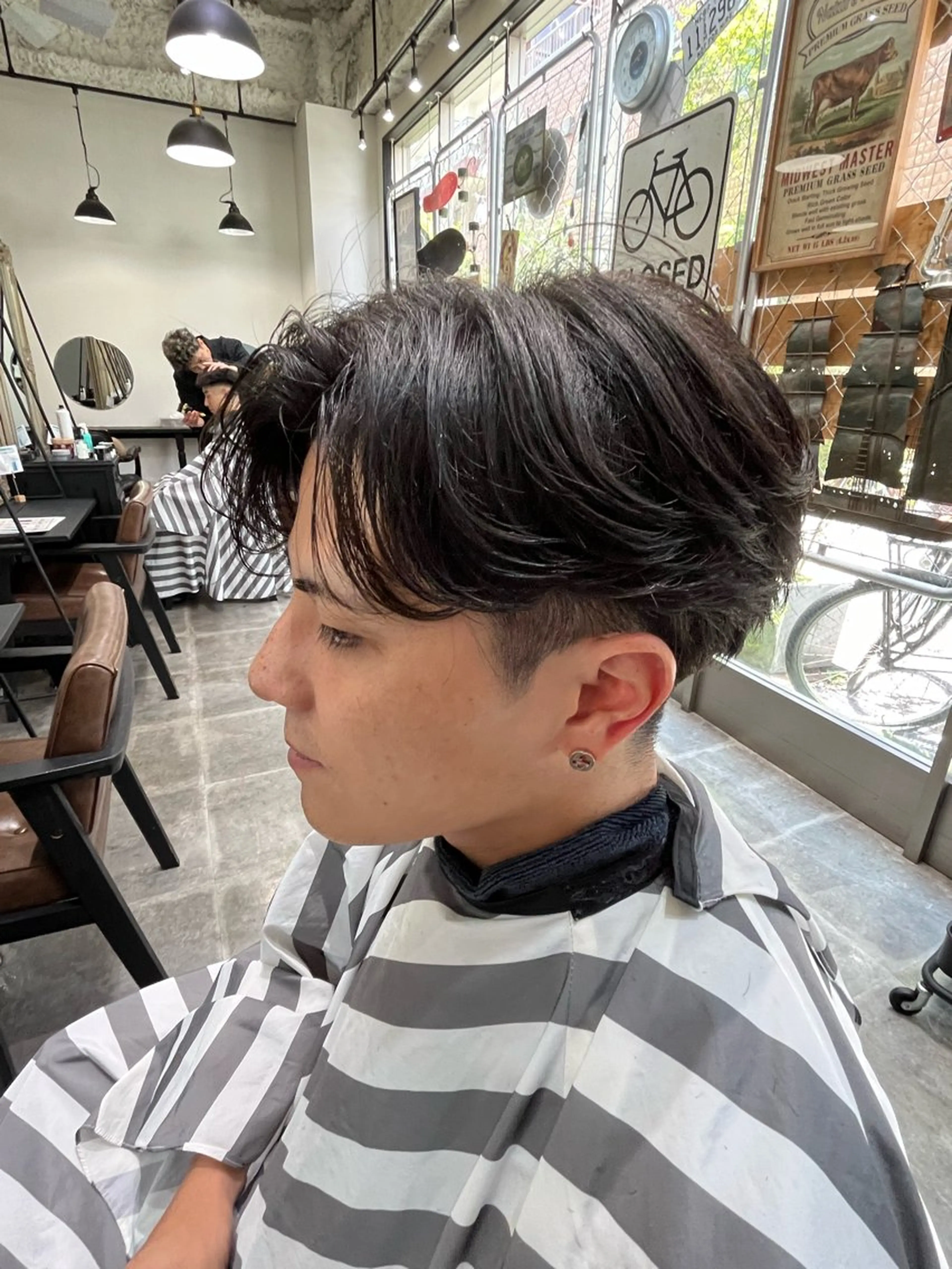メンズ センターパート 嶋本 敬心のヘアスタイル