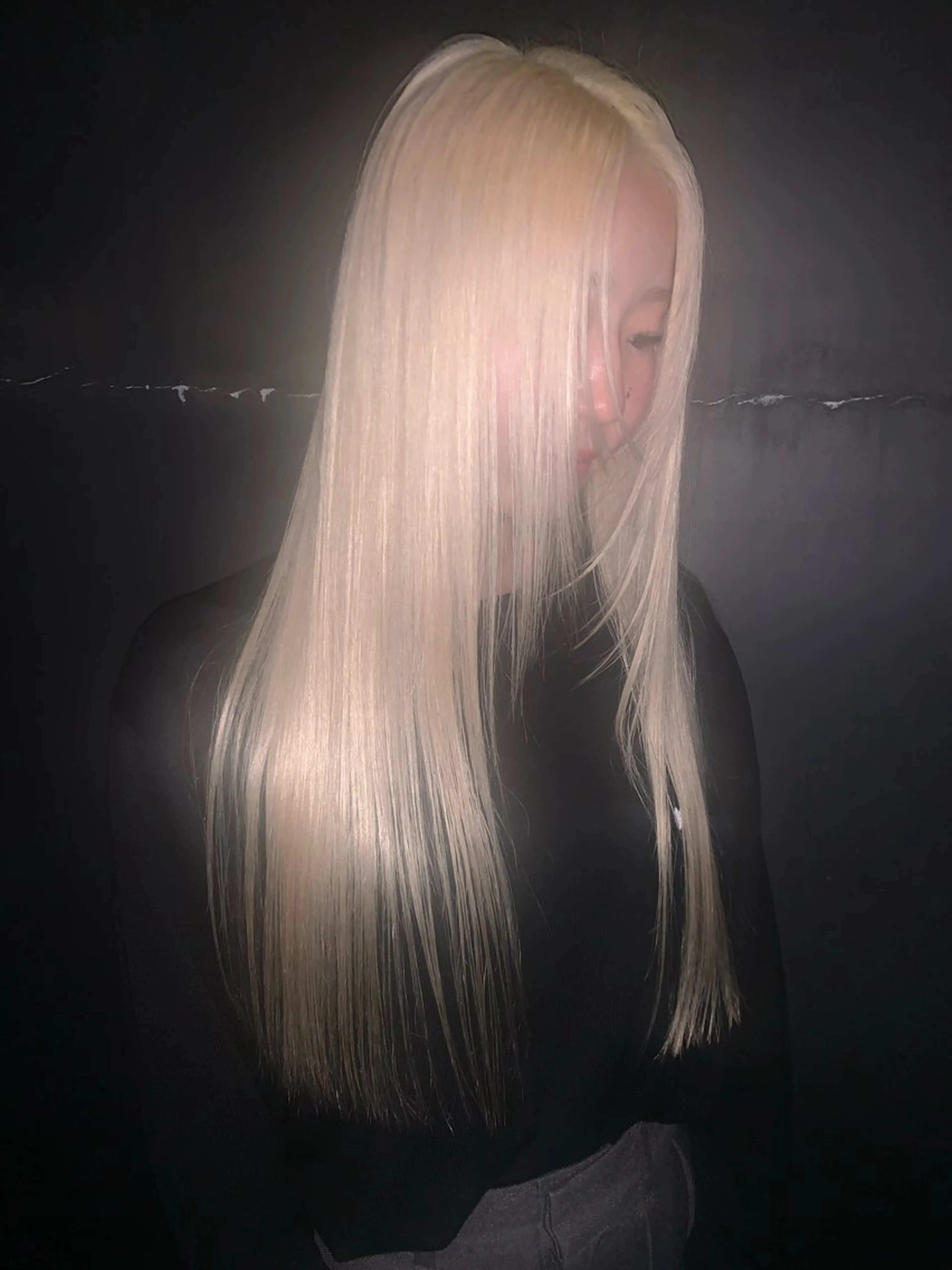 ロング カラー ブリーチ 抜きっぱなしブロンド ブロンド ハイトーンカラー ホワイトブロンド ヘアカラー トリートメント ヘアセット THE./ブリーチ 透感カラー/髪質改善のヘアスタイル