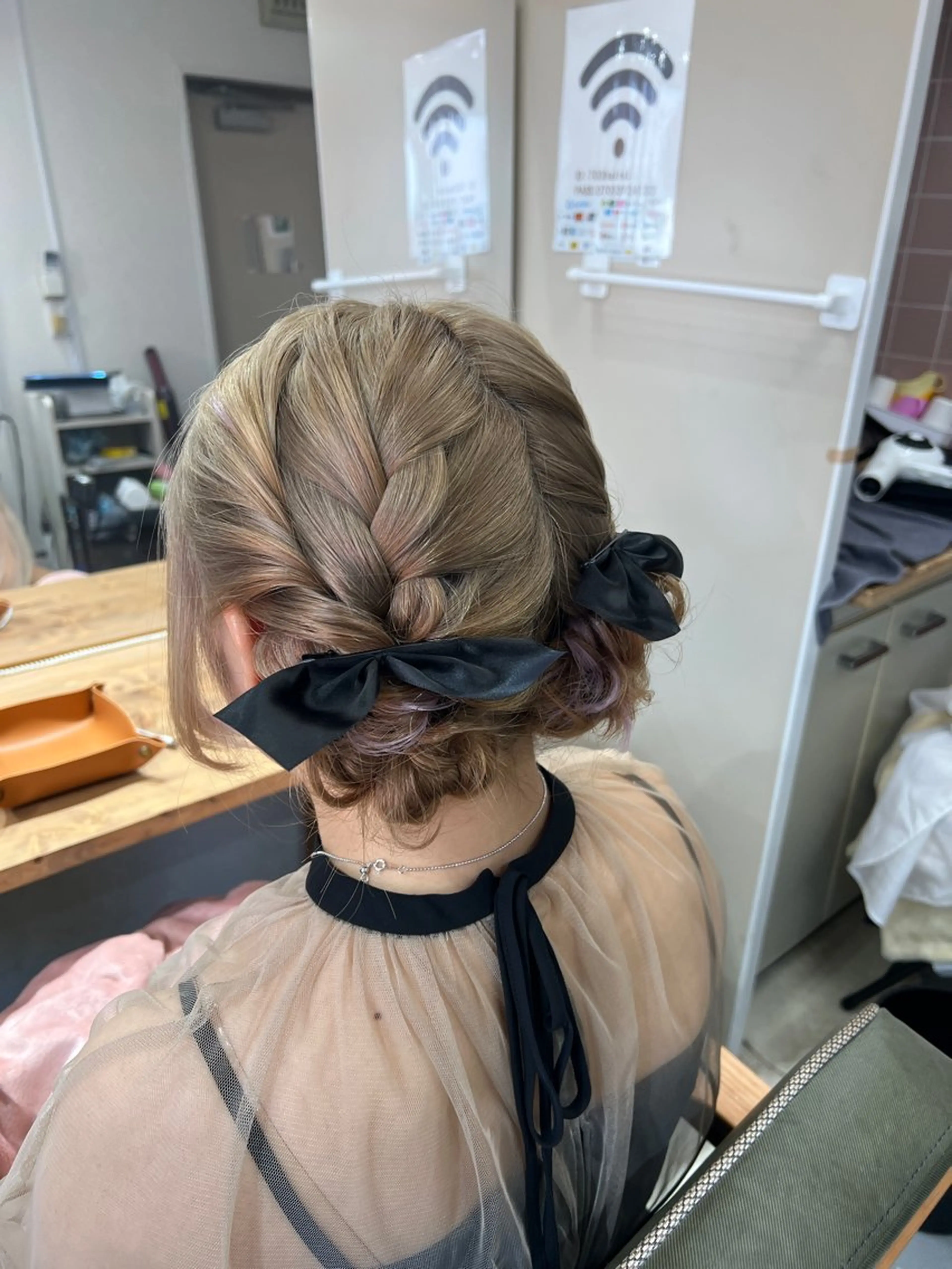 ミディアム ヘアアレンジ お団子ヘア 山室 敬義のヘアスタイル