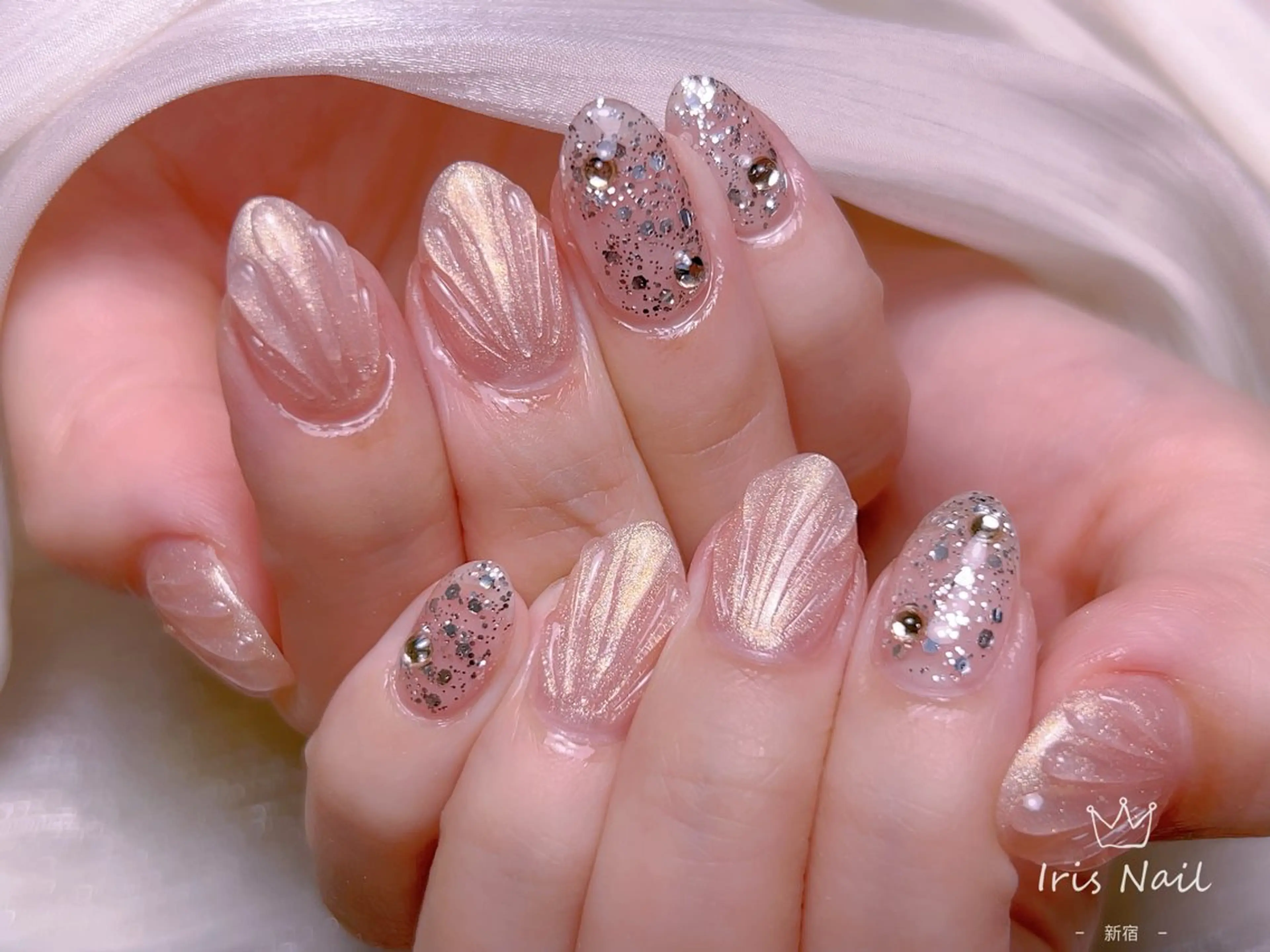 ネイル フレンチネイル ジェルネイル グラデーション 韓国ネイル マグネットネイル ハンドネイル 【長さ出し】 IRIS NAILのネイルデザイン