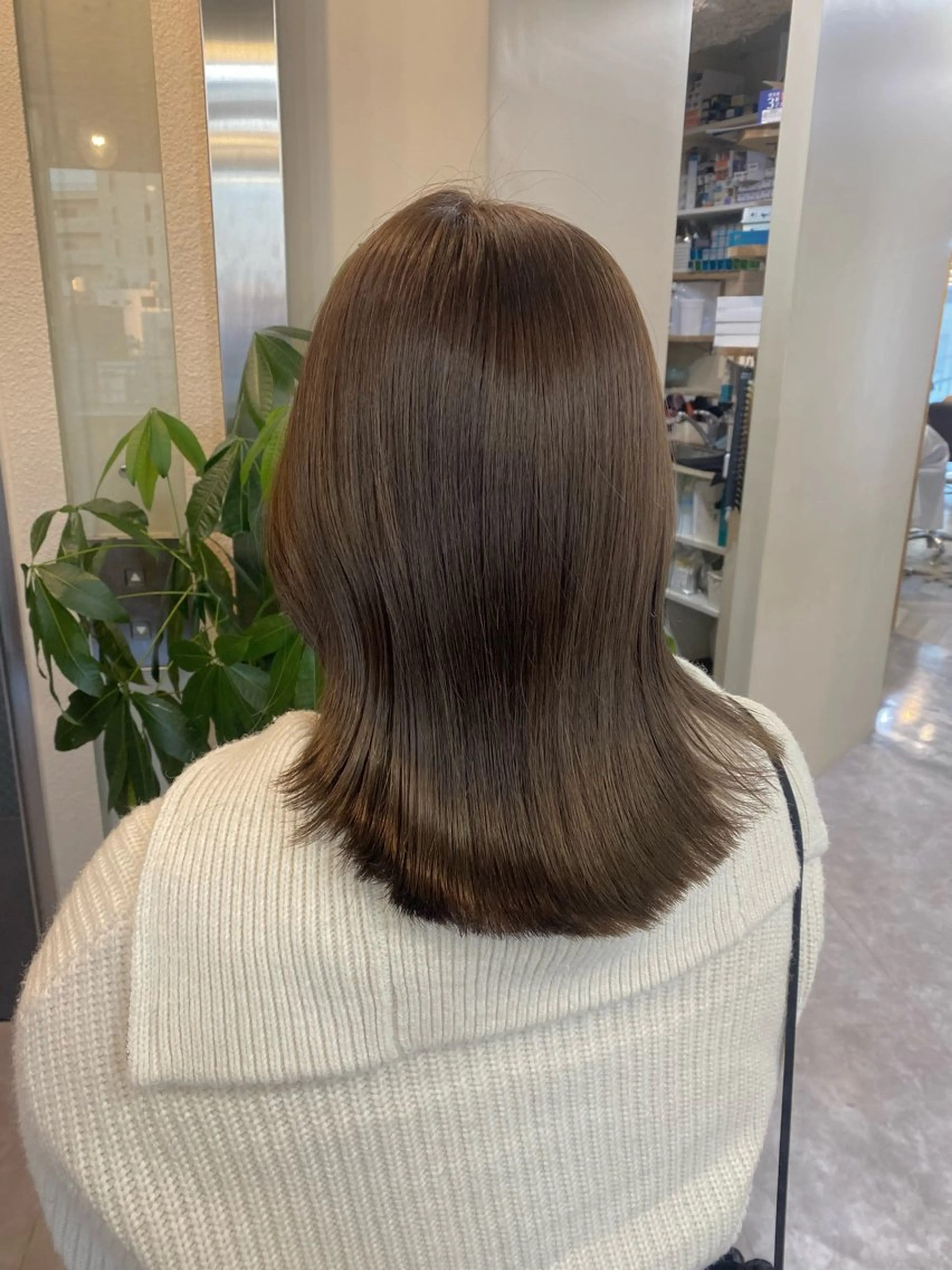 ミディアム カラー ダブルカラー カット ヘアカラー トリートメント ヤスザトアヤノ ／レイヤー／オリーブのヘアスタイル