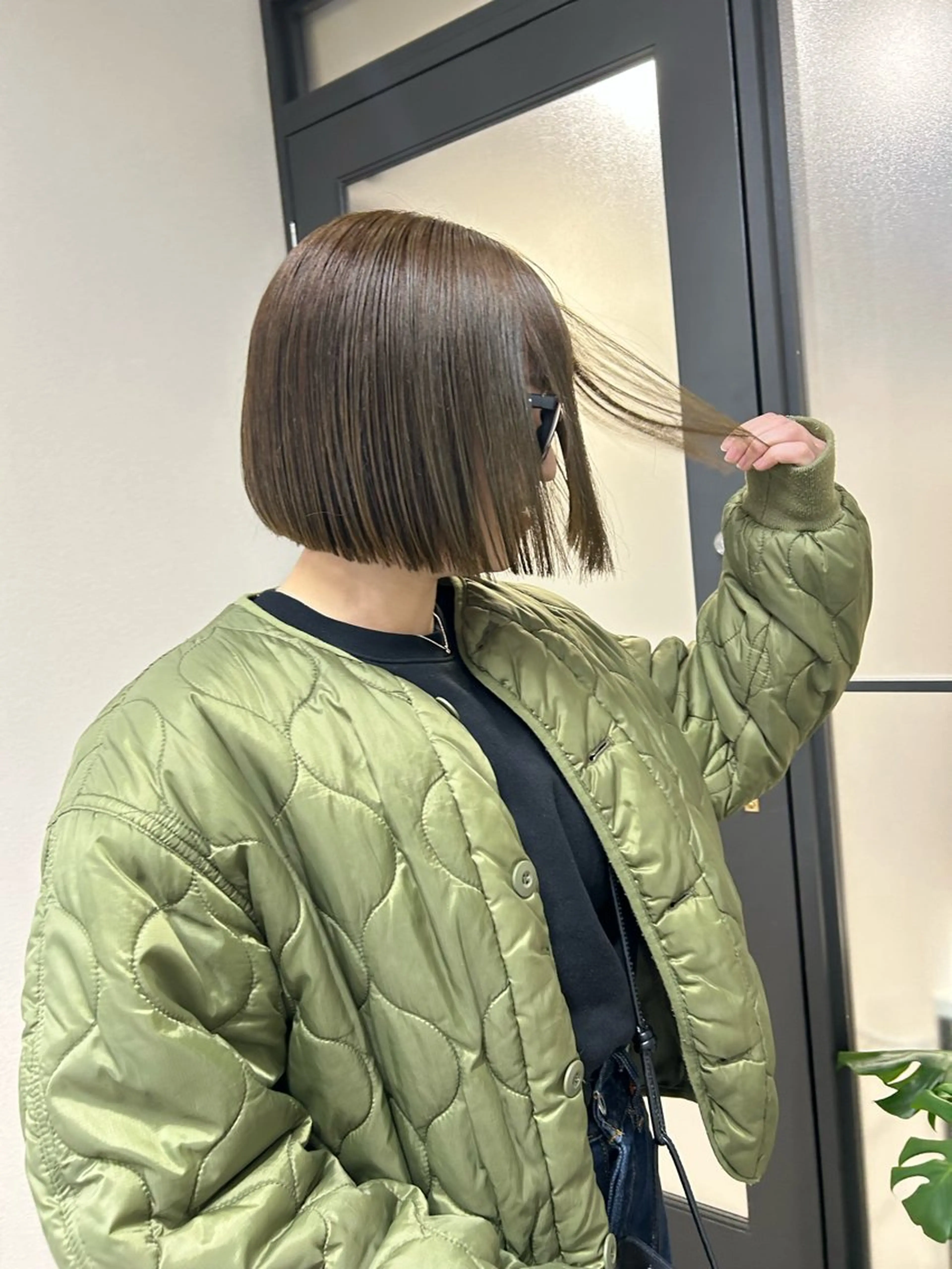 ショート カラー ベージュカラー オリーブベージュ DOULAQ所属・AKO .のヘアスタイル