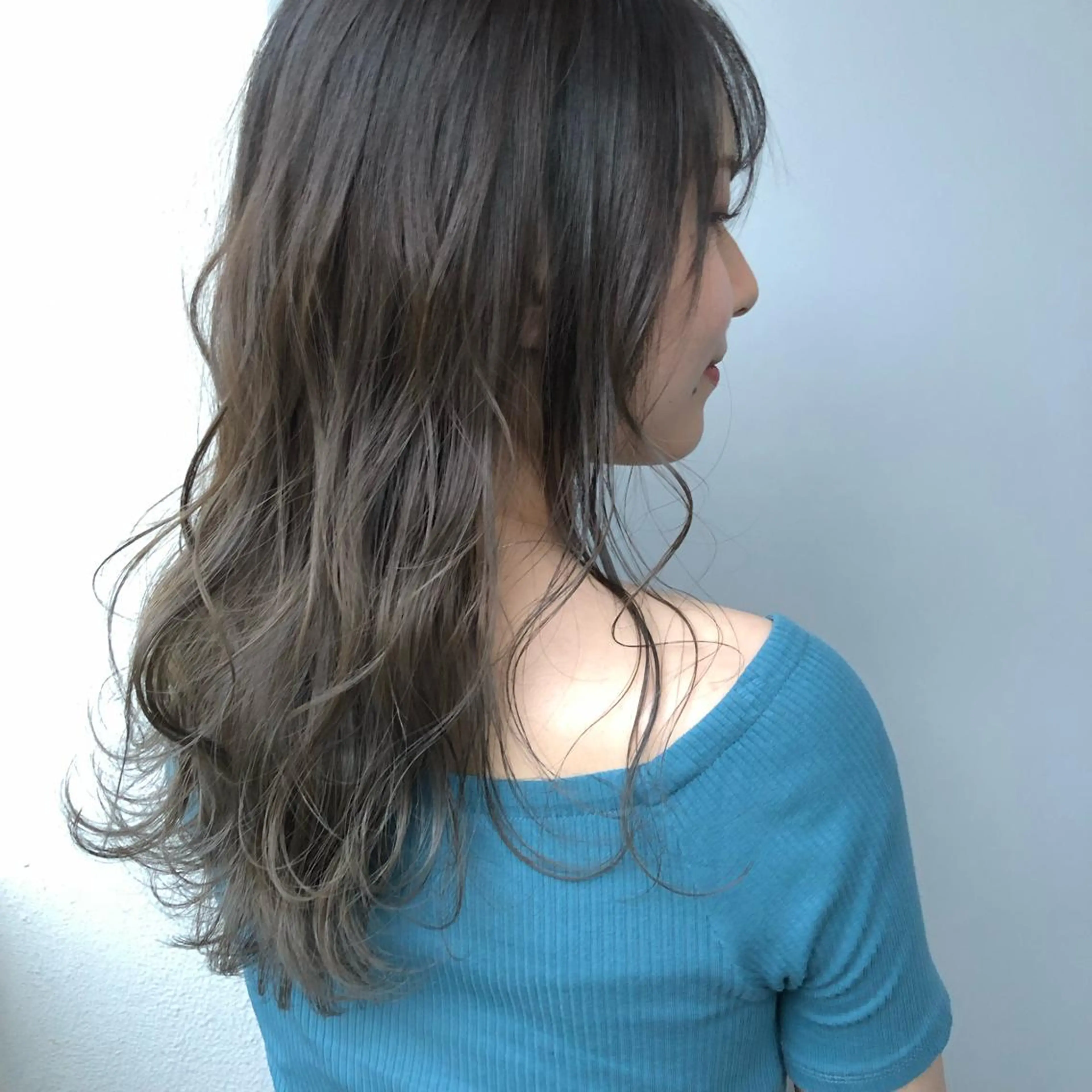 セミロング カラー Nero✂︎ officialのヘアスタイル