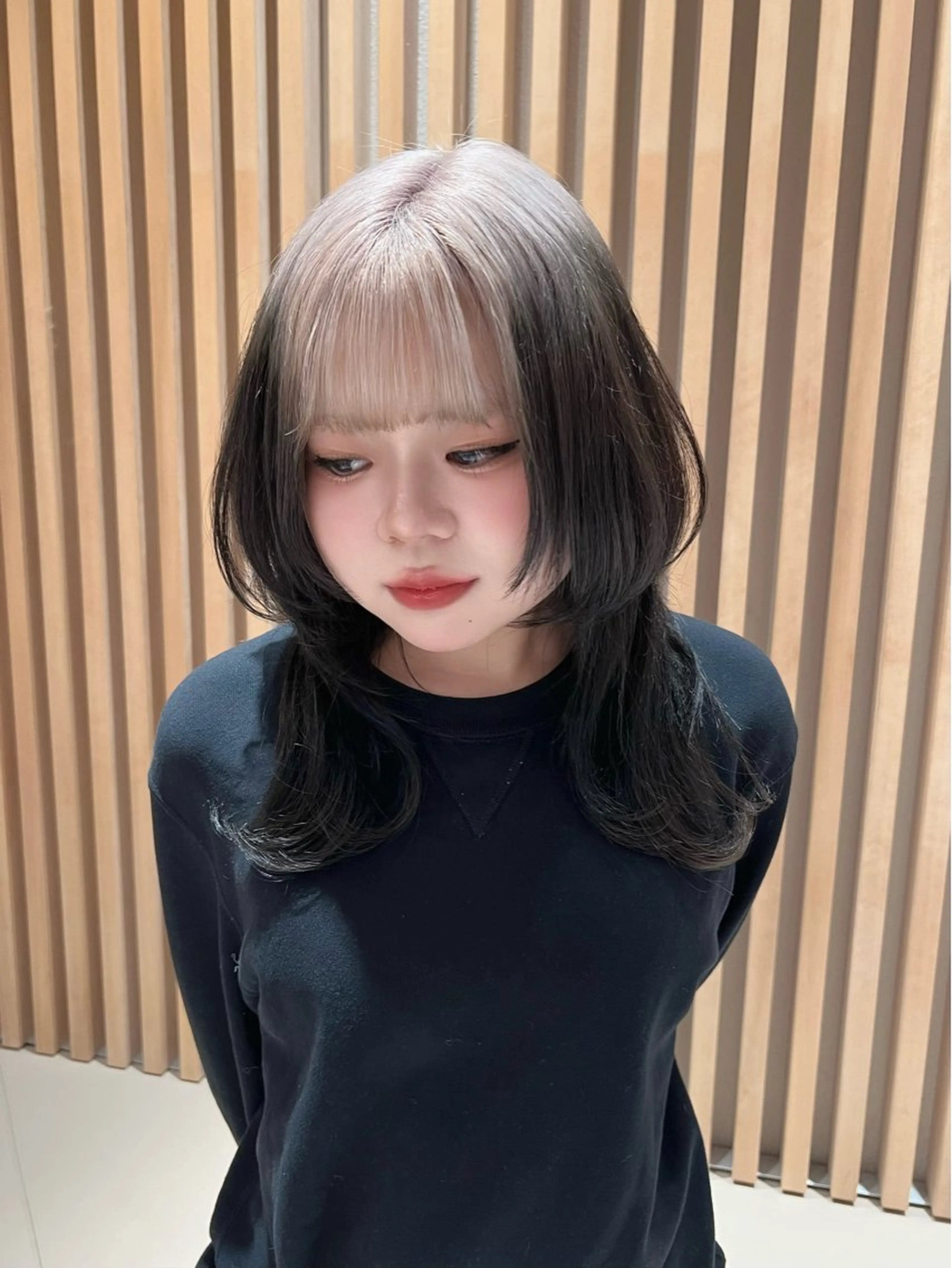 ミディアム カラー ヘアカラー トリートメント レイヤー/韓国 ハイトーン興津史弥のヘアスタイル