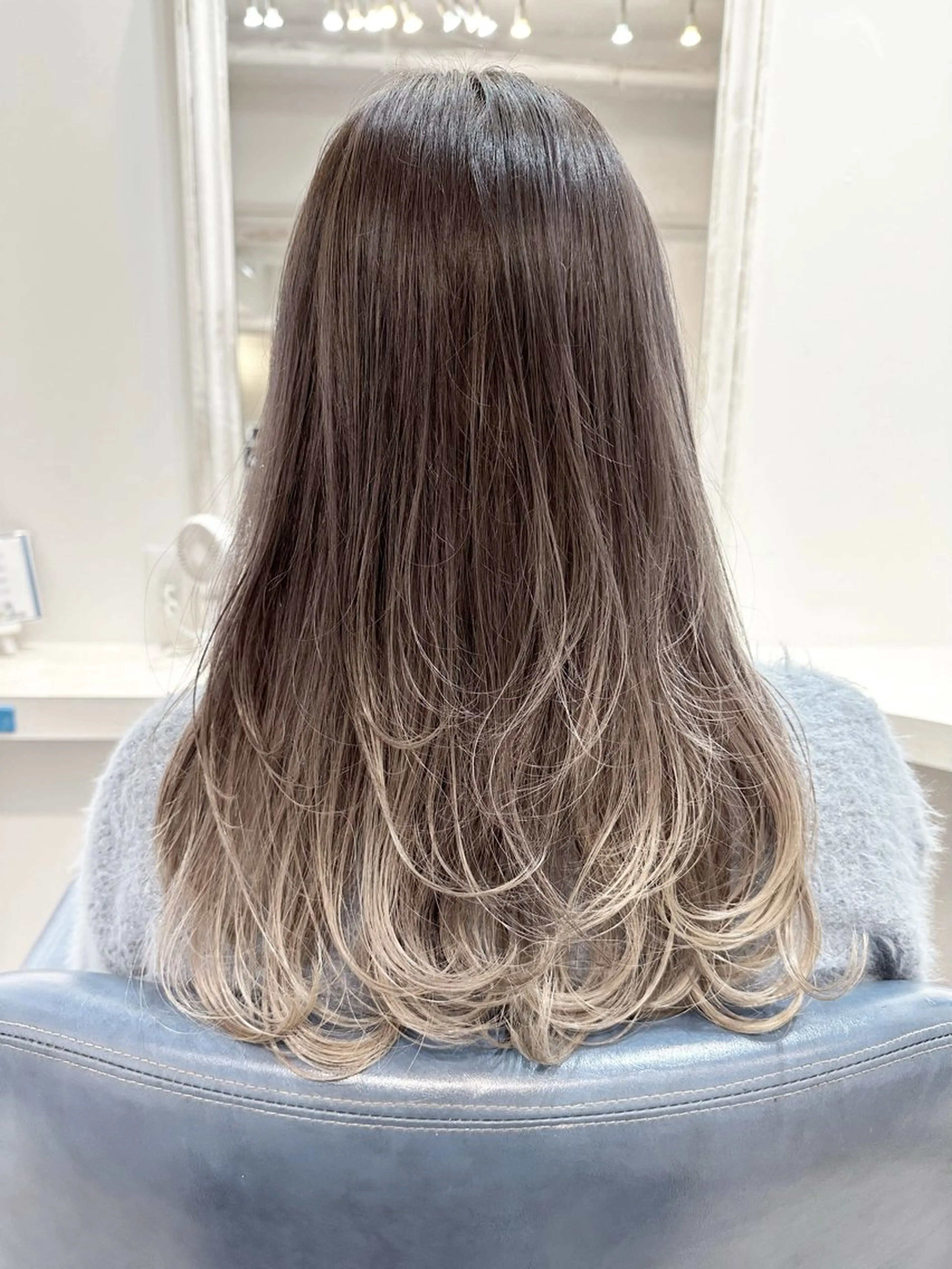 ロング カラー ブリーチ グラデーションカラー 中目黒✂︎店長✂︎ TOMOHIROのヘアスタイル
