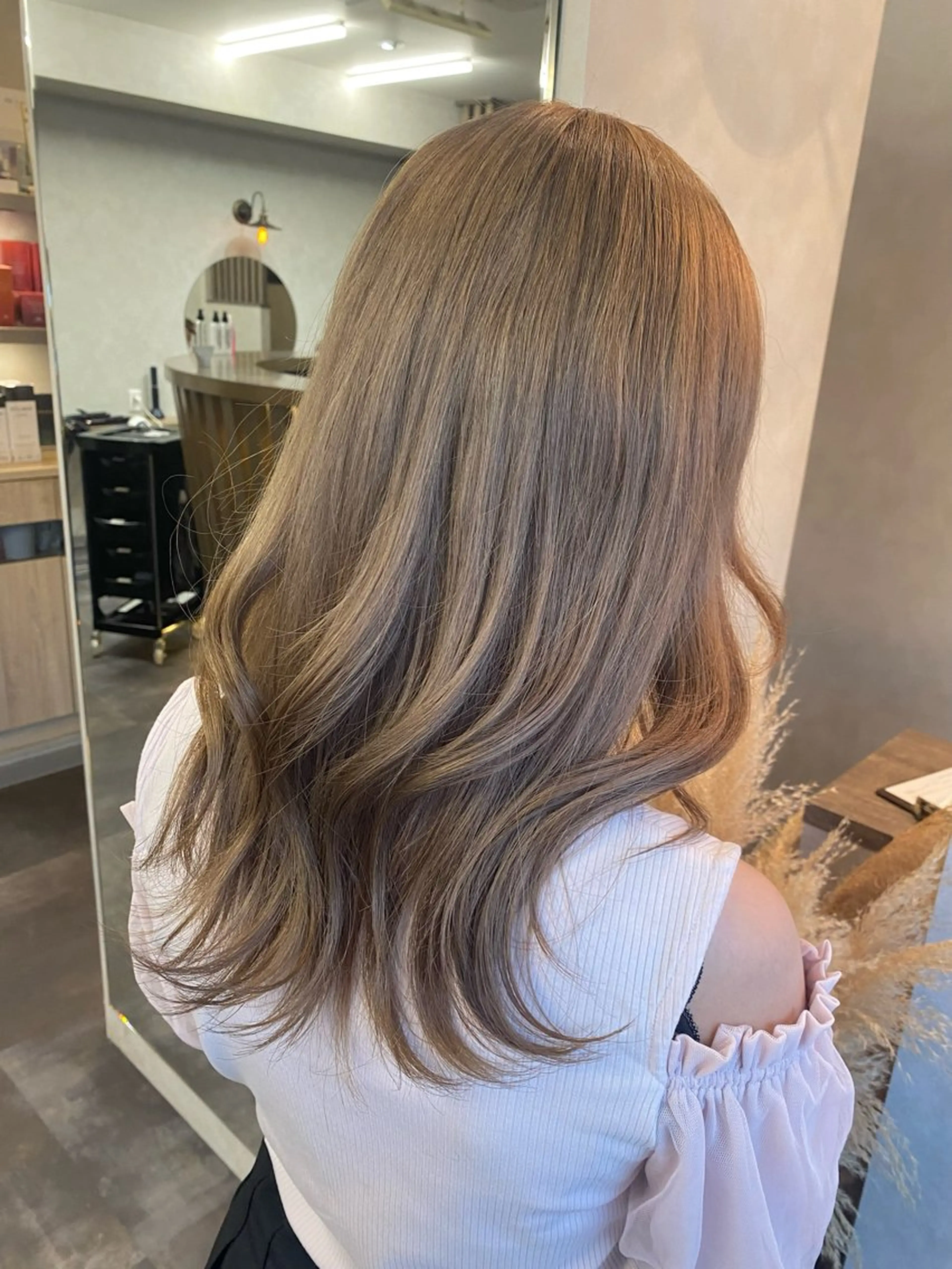 カラー ベージュカラー ミルクティーベージュ ヘアカラー ななみ/推しカラー /ブリーチのヘアスタイル