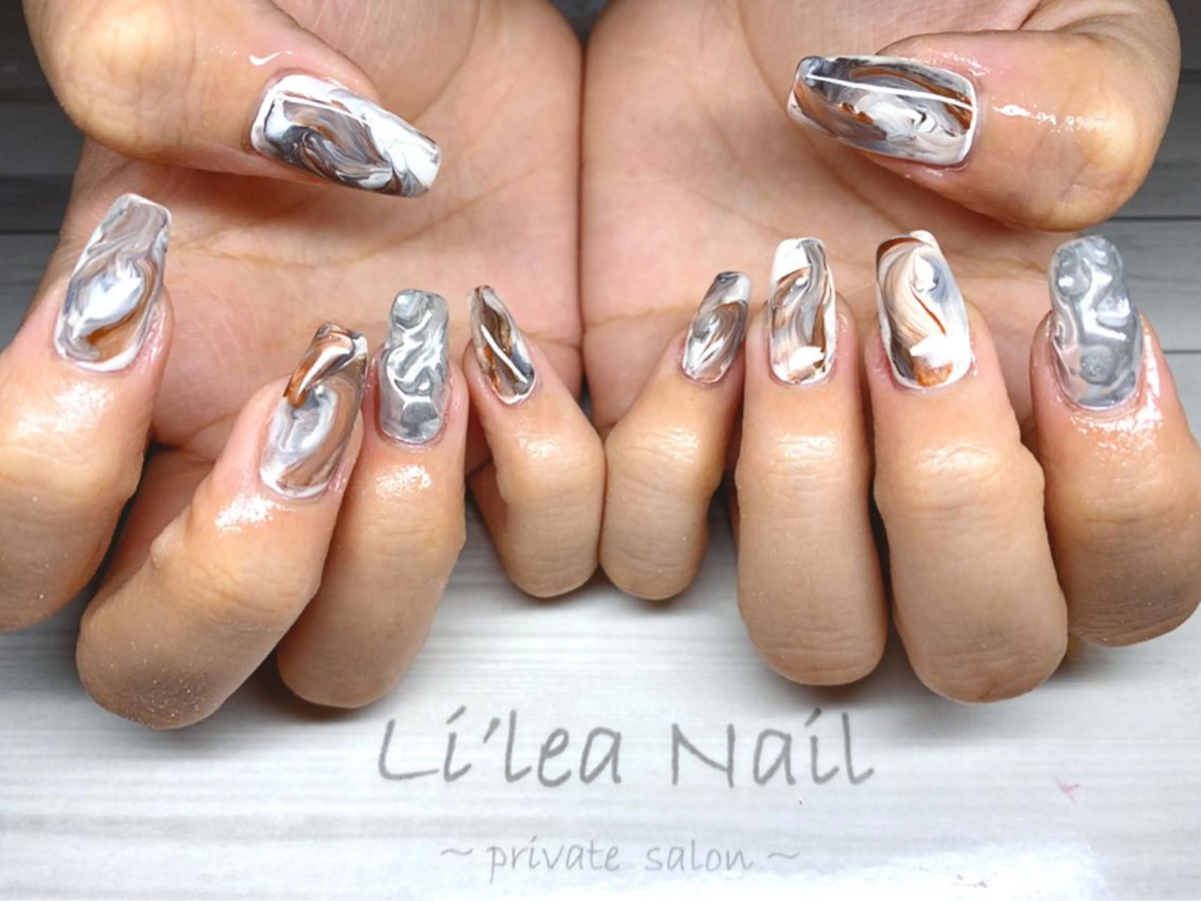ネイル Li'leaNail AINAのネイルデザイン