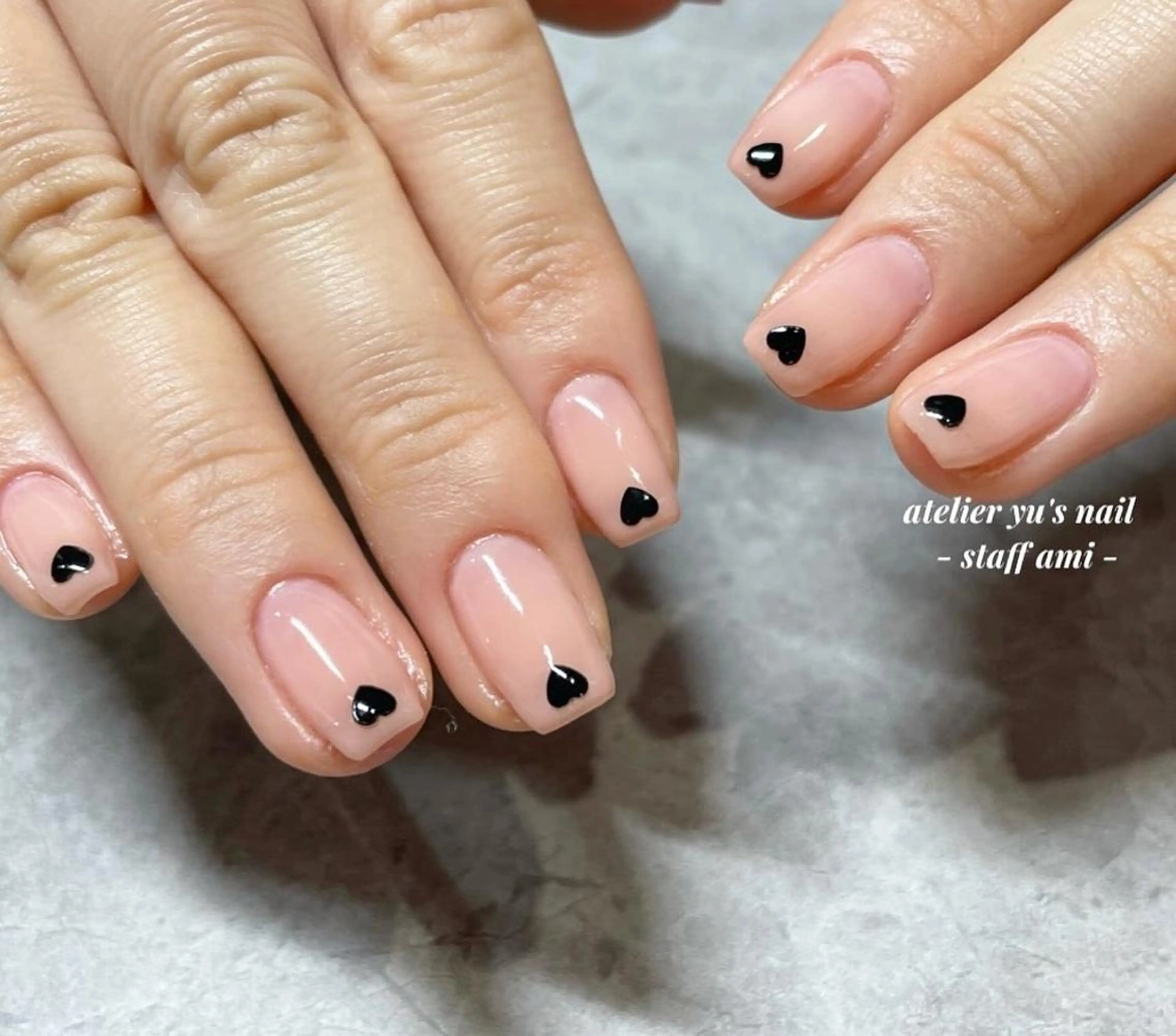 ネイル ハート ホログラムネイル ハンドネイル ハンドケア atelier yu's nail所属・atelier yu's nailのネイルデザイン