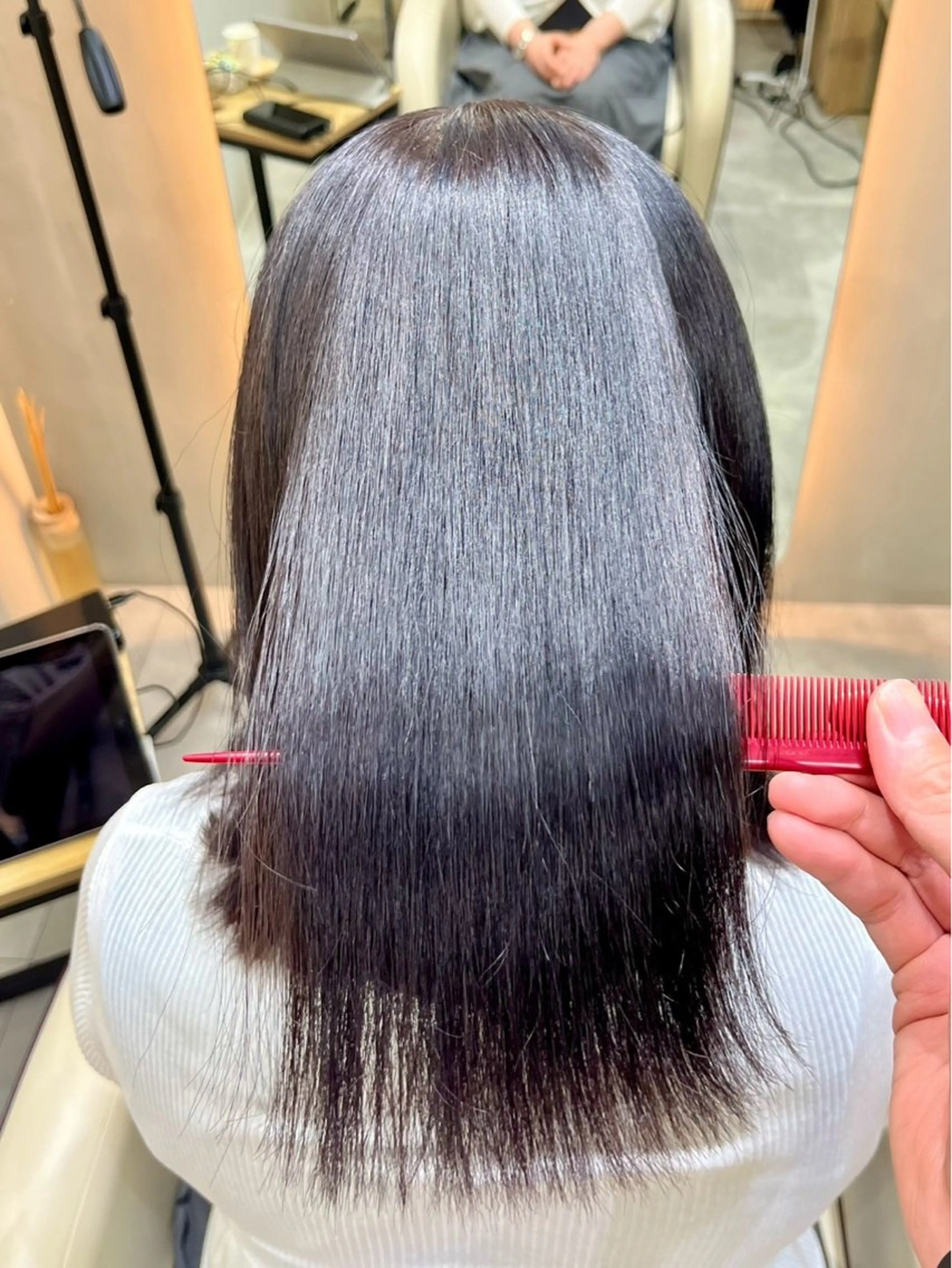 セミロング 縮毛矯正 Soleriaソレリア所属・傷みが少ないカラー/ 美髪矯正/山口玲緒奈のヘアスタイル