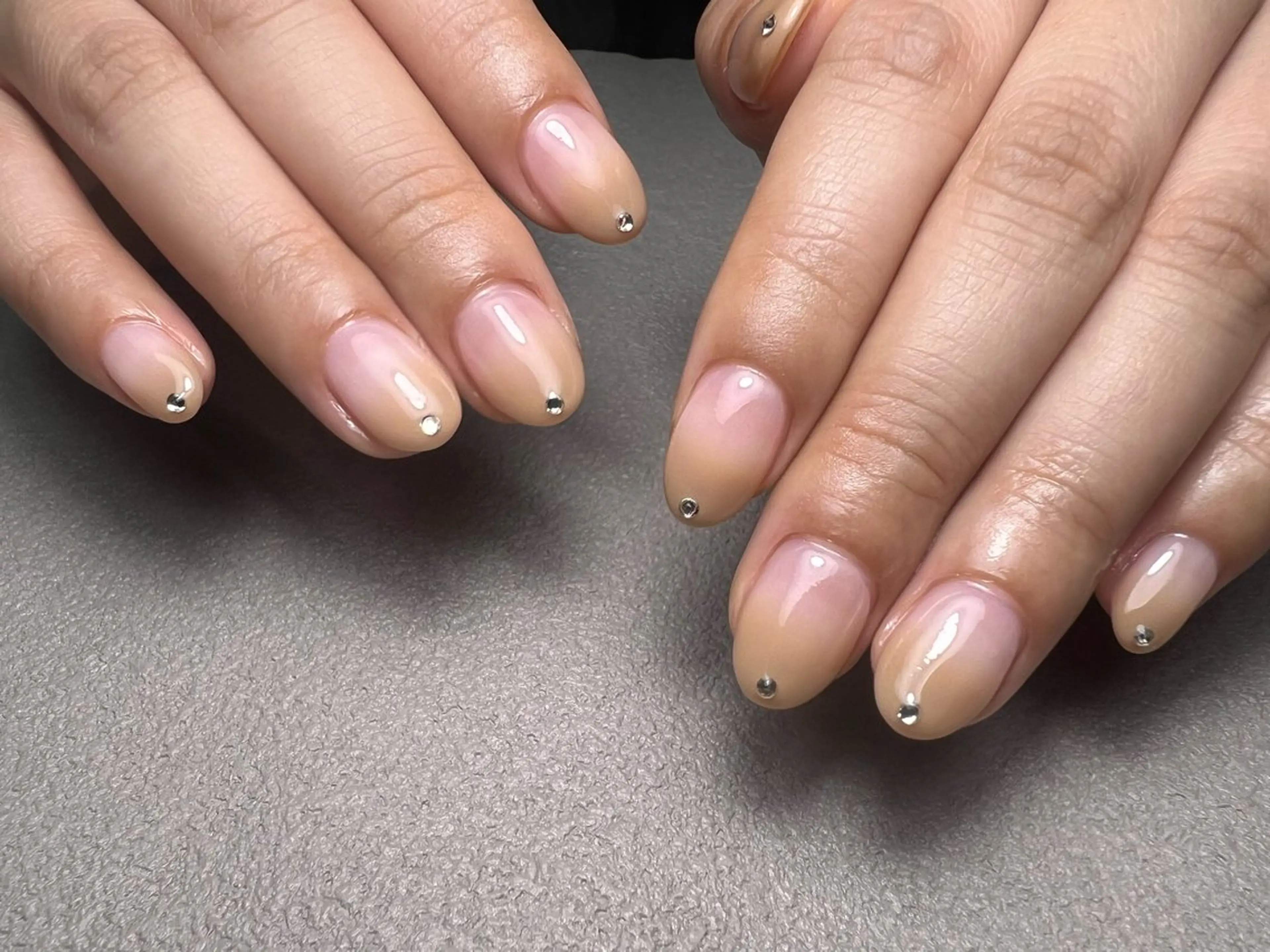 ネイル ストーンネイル ハンドネイル private salon Lem.所属・Lem. Sayaのネイルデザイン