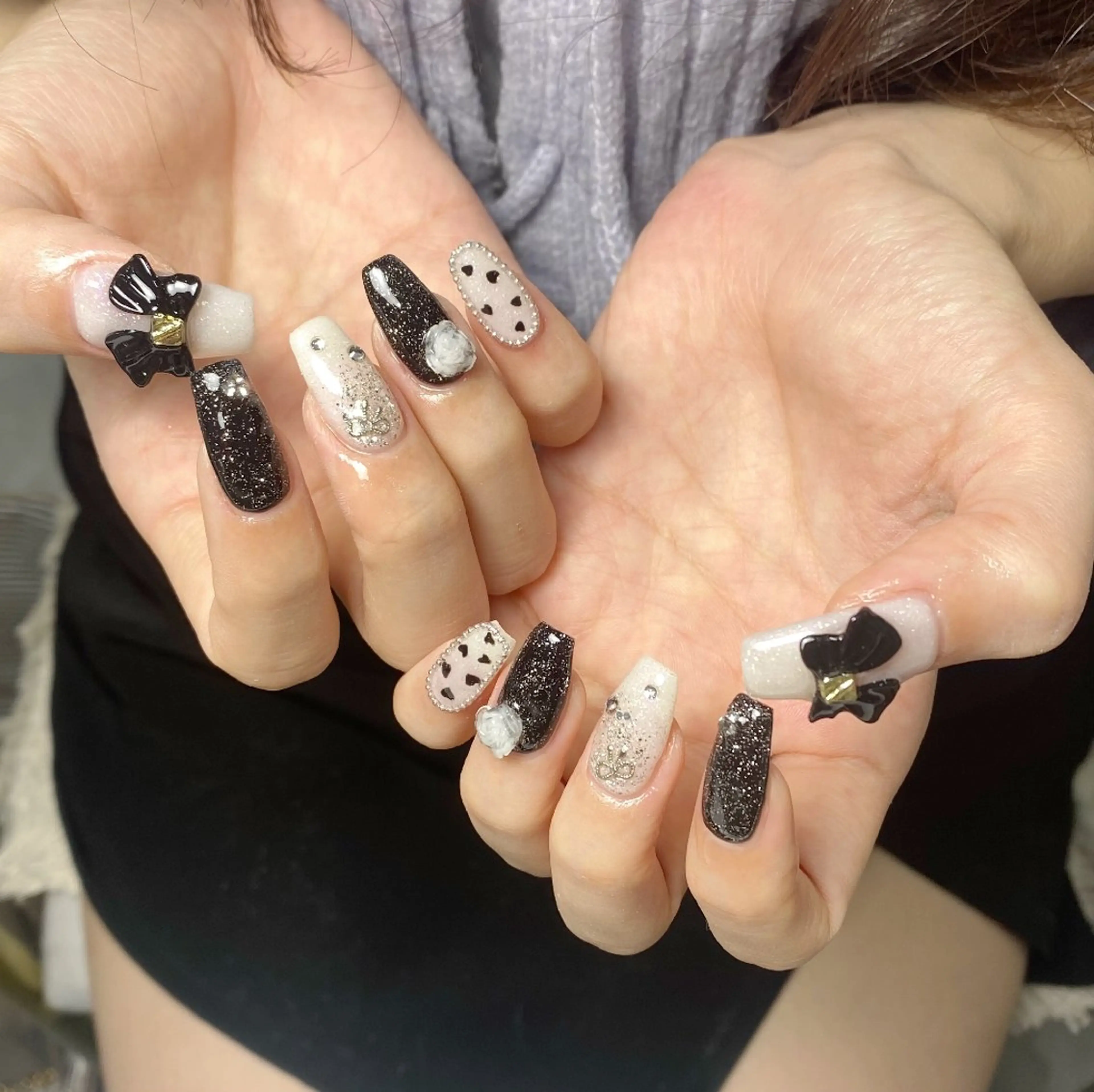 ネイル チークネイル フレンチネイル ジェルネイル ガラスフレンチ キラキラネイル ハンドネイル UM Nail Salonのネイルデザイン