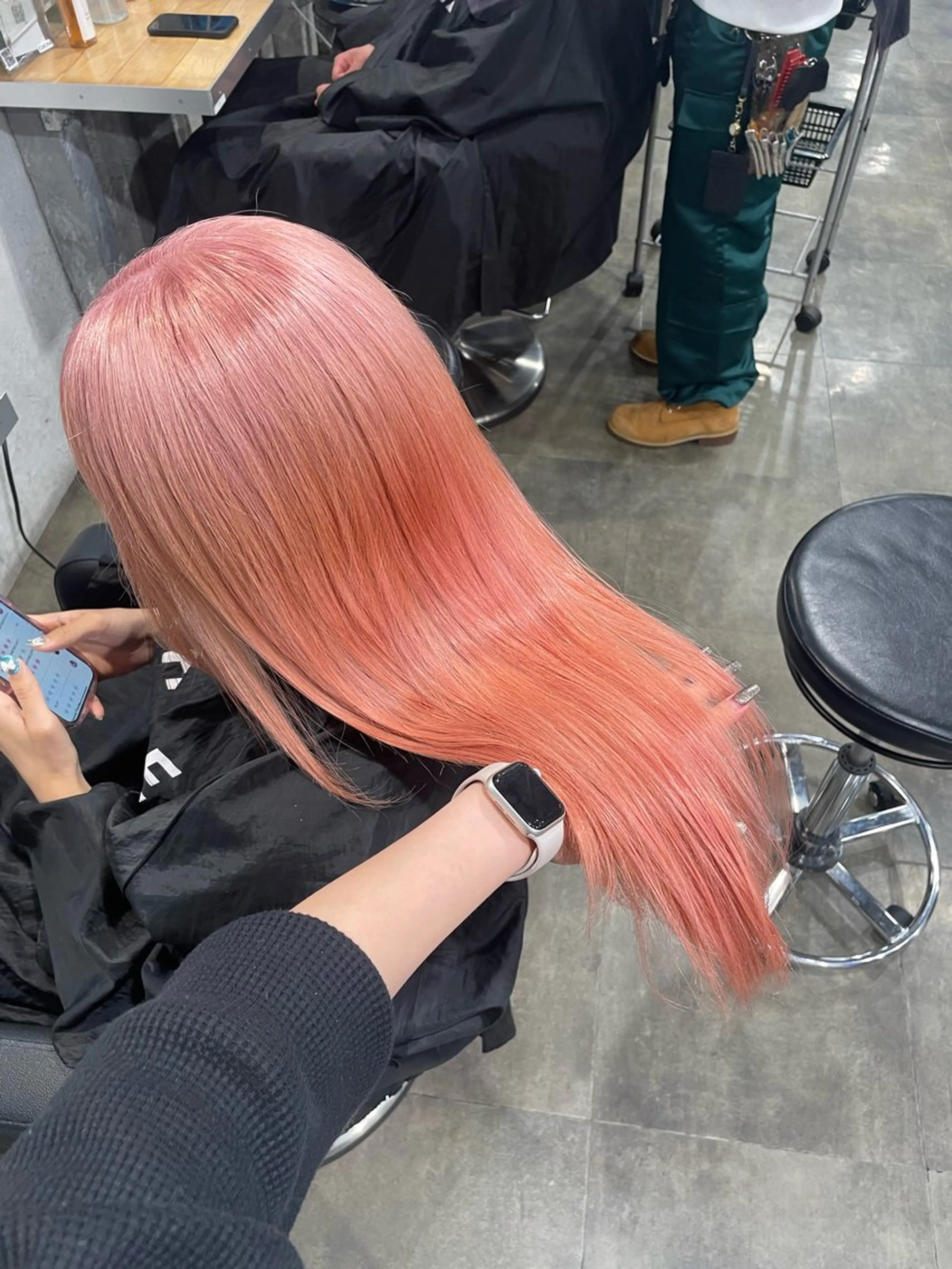 セミロング カラー ヘアカラー ハイトーンブロンド 横浜💞ミオのヘアスタイル