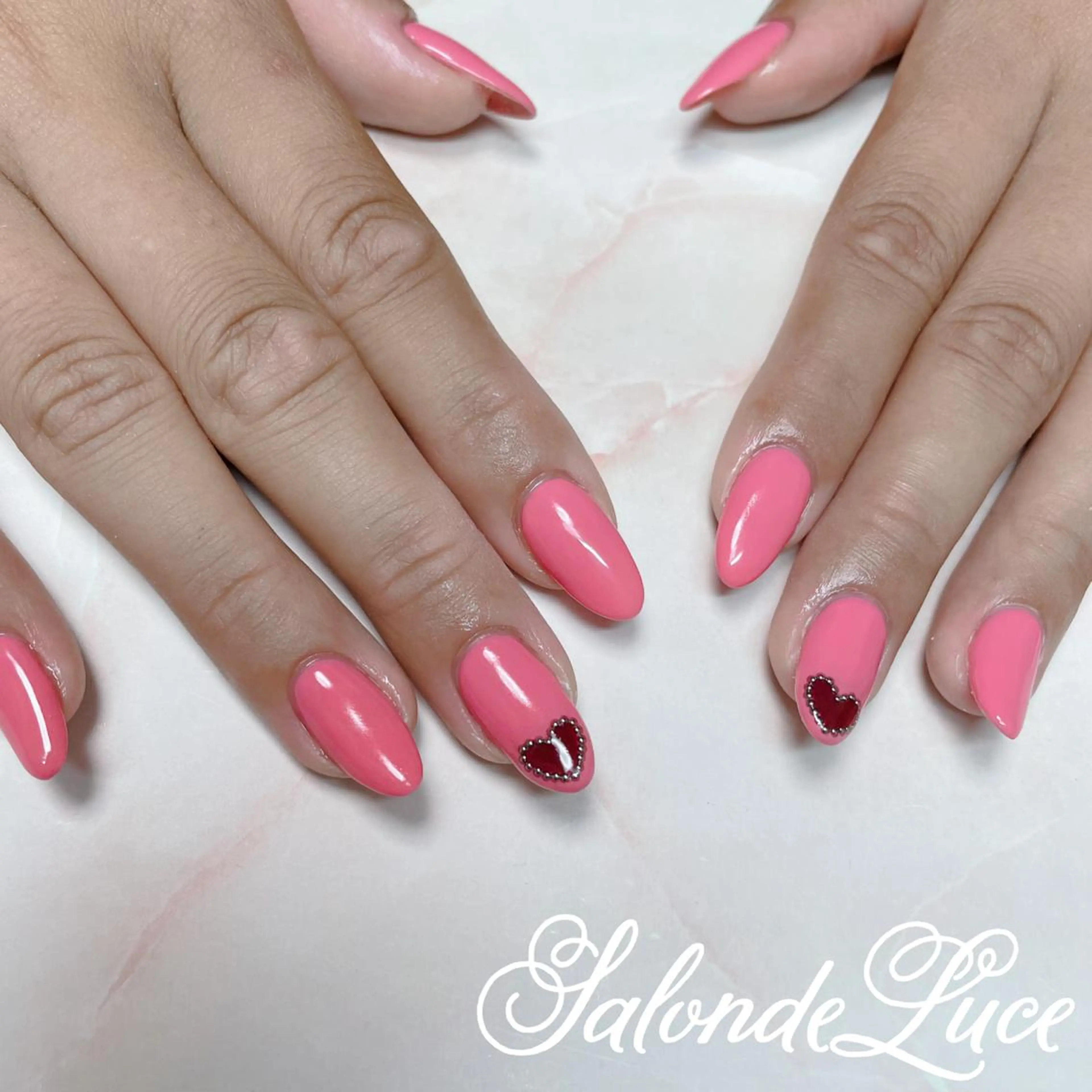 ネイル ハート ワンカラーネイル ハンドネイル Salon de Luceのネイルデザイン