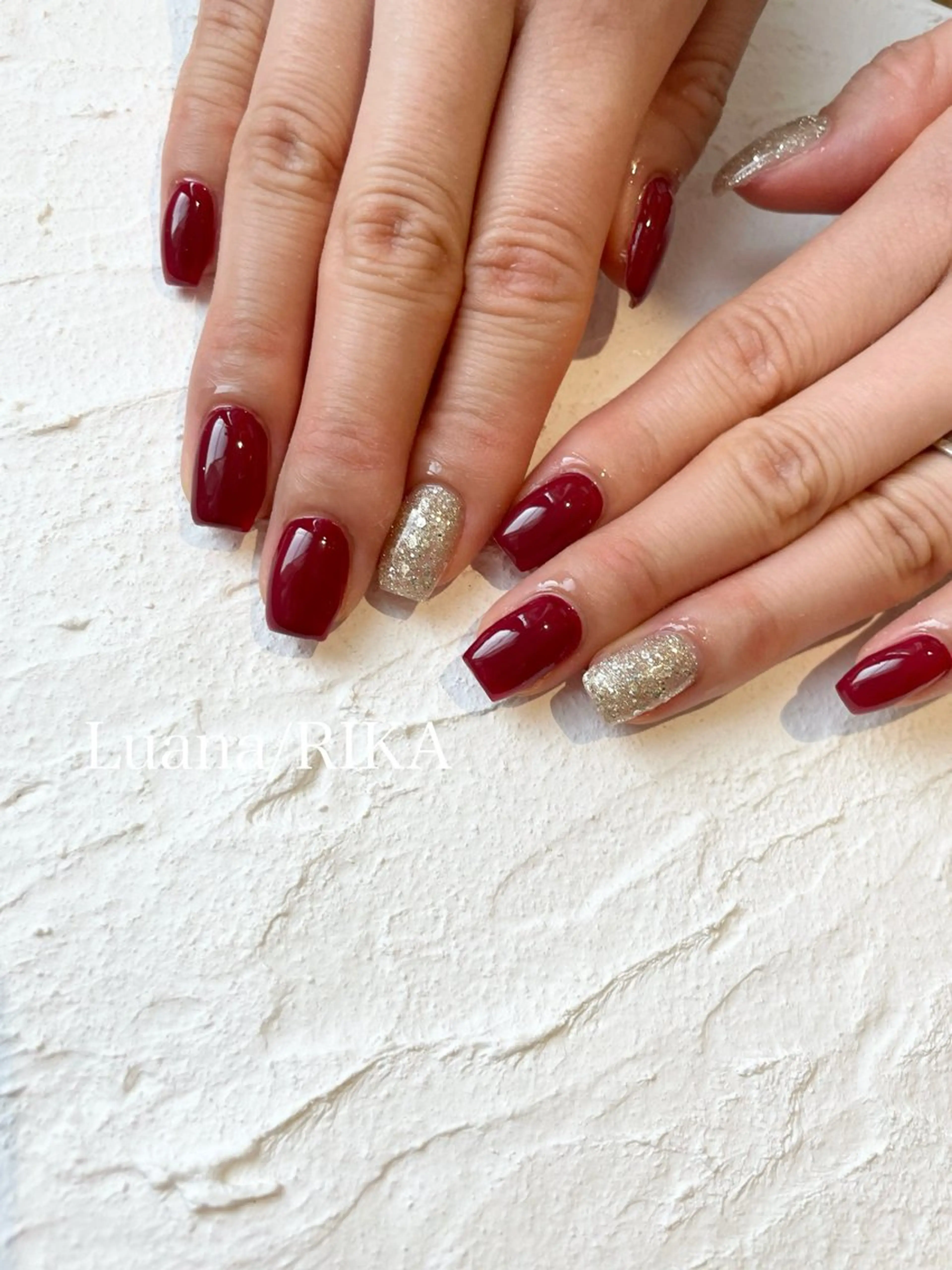 ネイル ボルドー ゴールド ラメ(グリッター) ワンカラーネイル ハンドネイル Nail Salon Luana Rikaのネイルデザイン