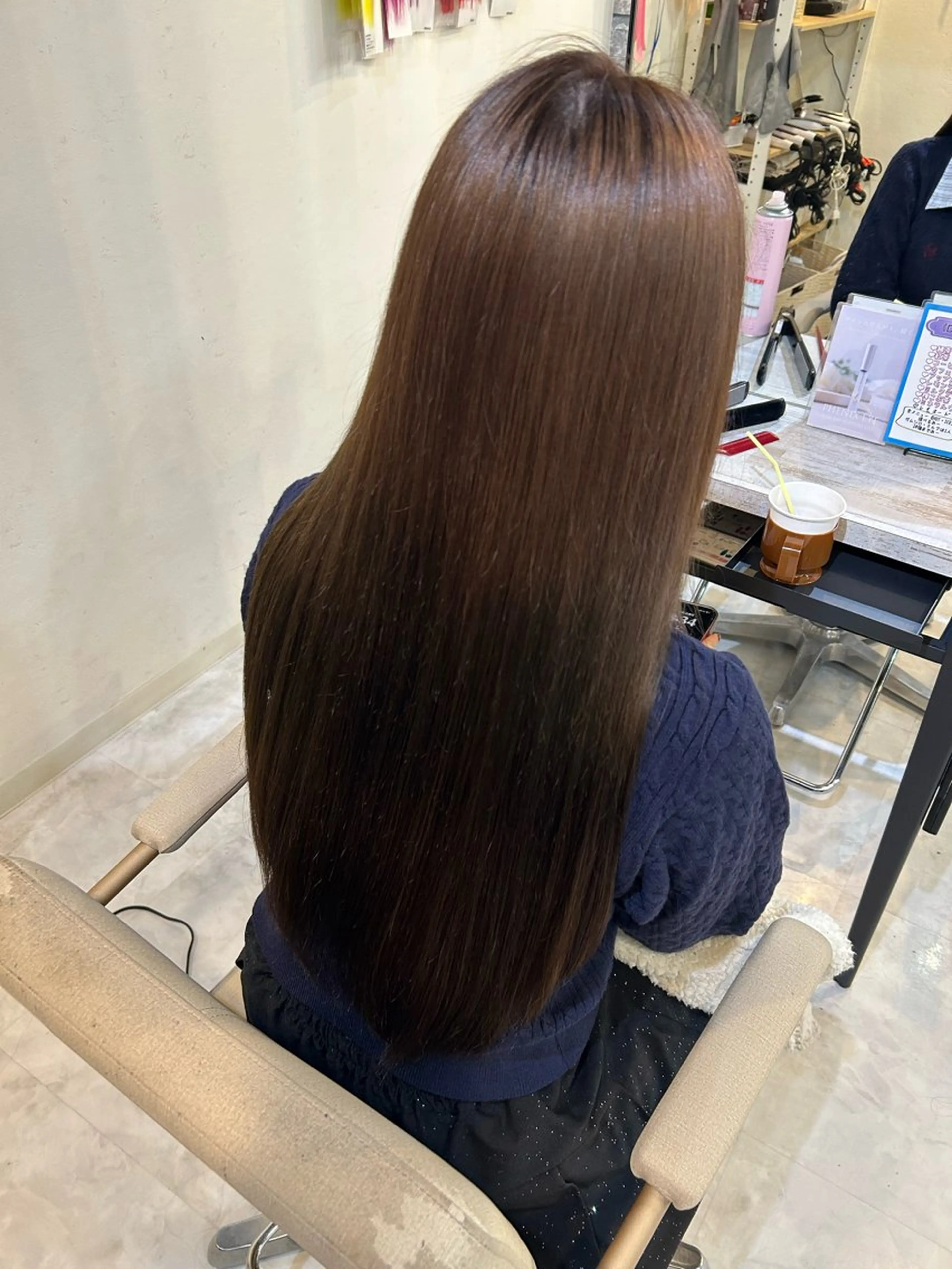 ロング カラー 荻野 ひなのヘアスタイル