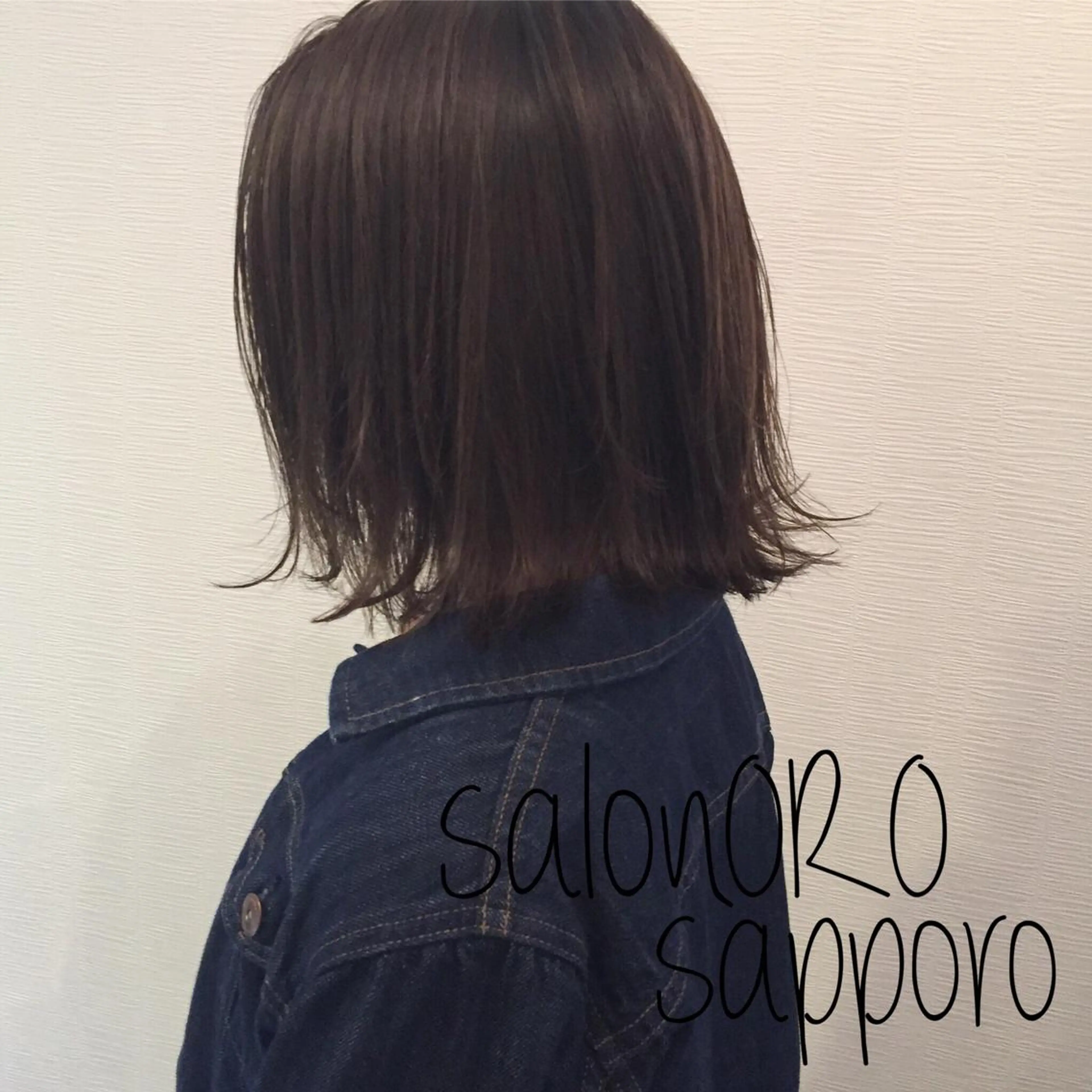 ミディアム カラー 切りっぱなしボブ アッシュ アッシュグレー アッシュグレージュ ブリーチ カット ヘアカラー トリートメント toiro by lien hair atelier所属・池田 真由美のヘアスタイル