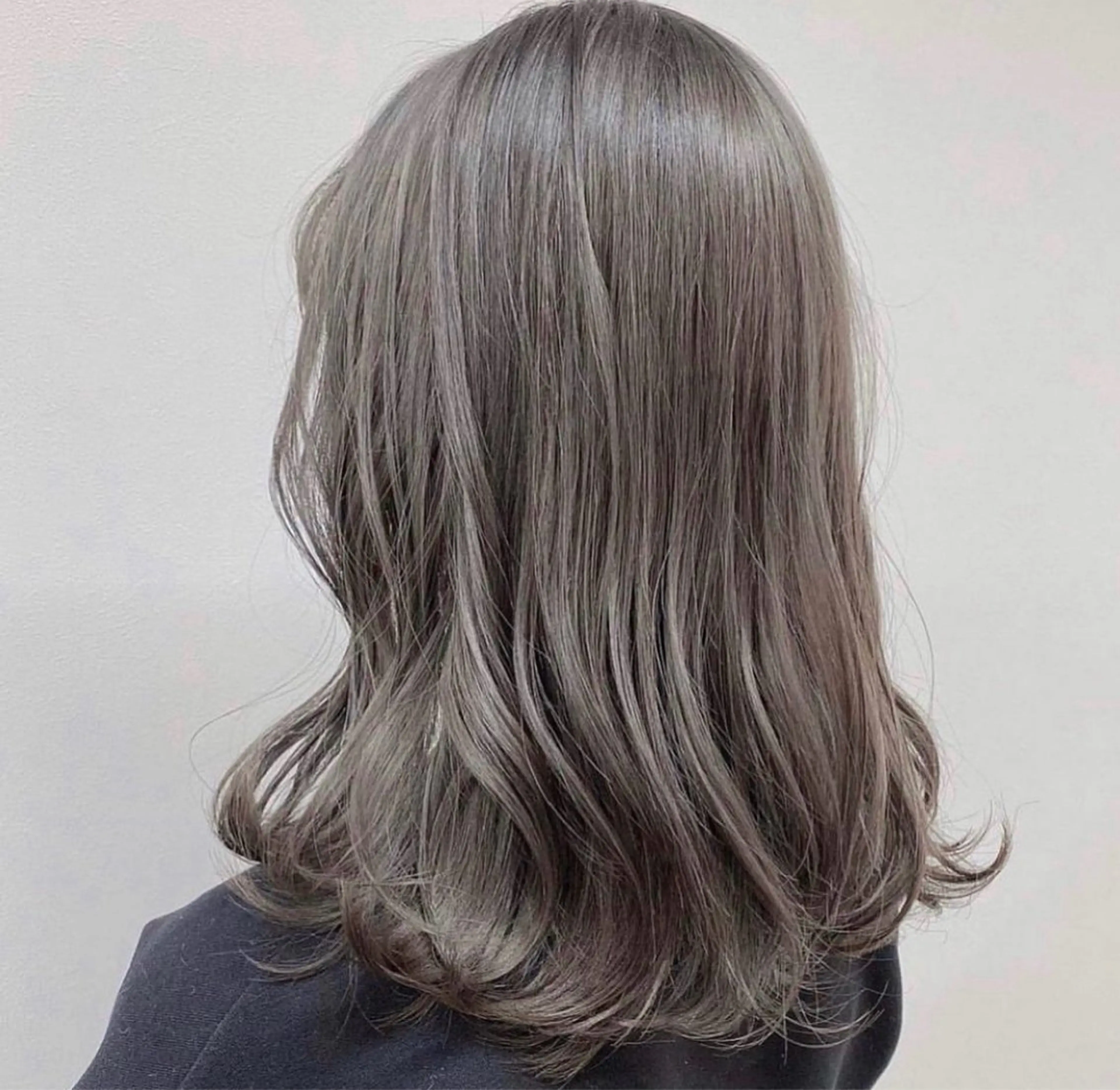 カラー アッシュ アッシュグレー アッシュグレージュ ベージュカラー ブリーチ ヘアカラー 透明感♡グレージュ♡ ミルクティー井川勝輝のヘアスタイル