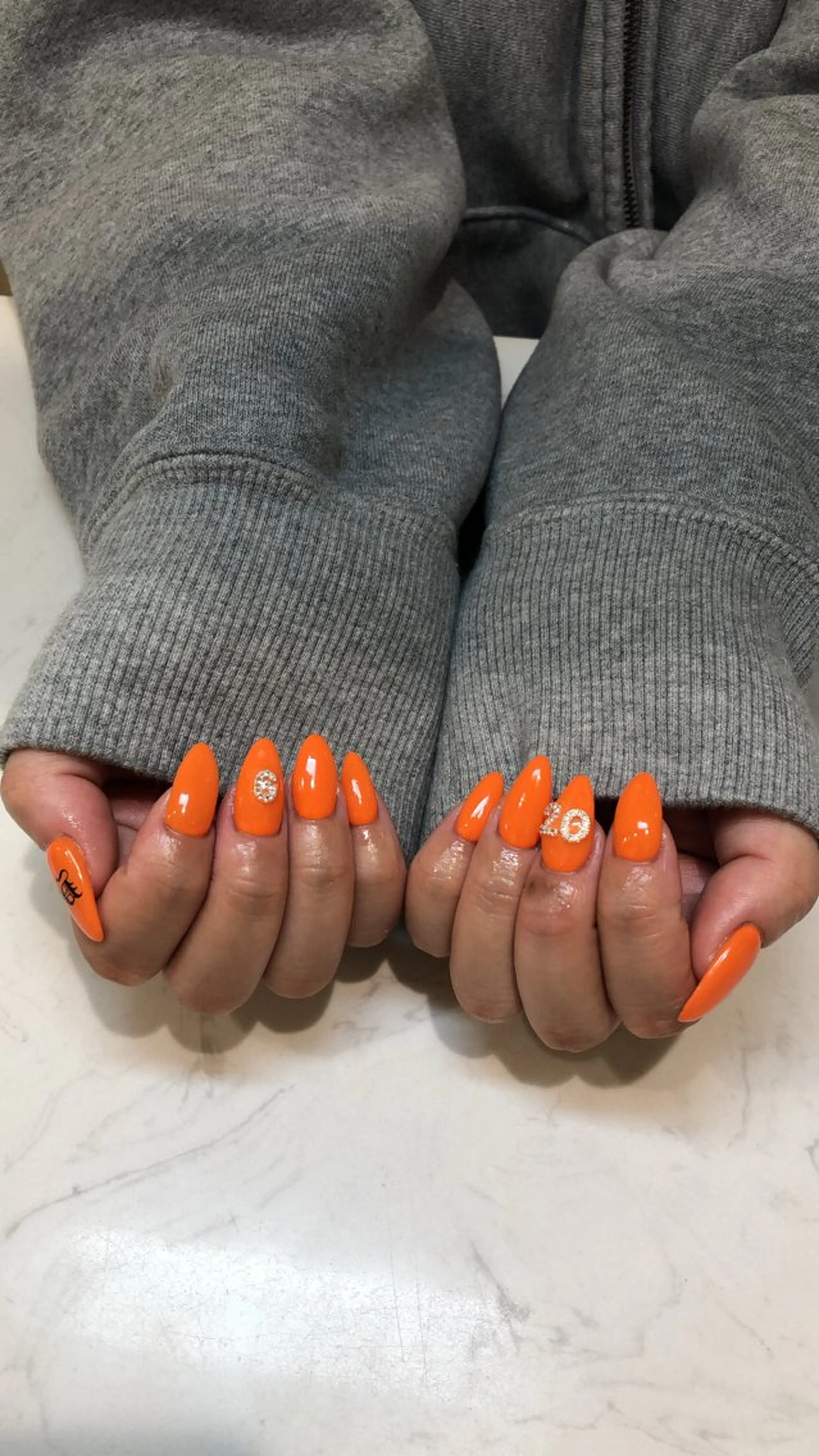 ネイル Raviy  新宿店所属・わたなべ あやかのネイルデザイン