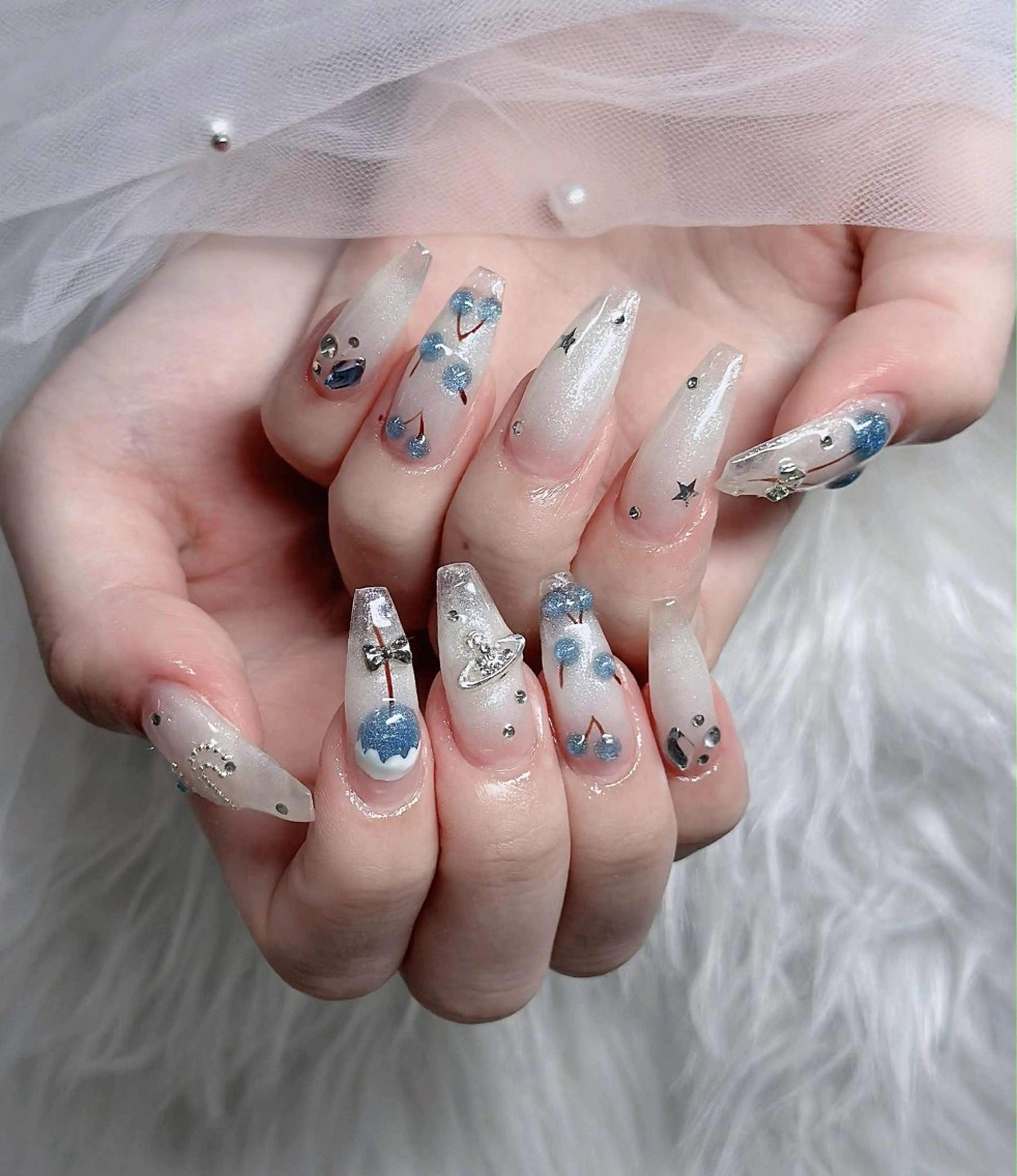 ネイル オーロラネイル フレンチネイル ジェルネイル ハロウィン キラキラネイル ハンドネイル H.baby Nail Salonのネイルデザイン