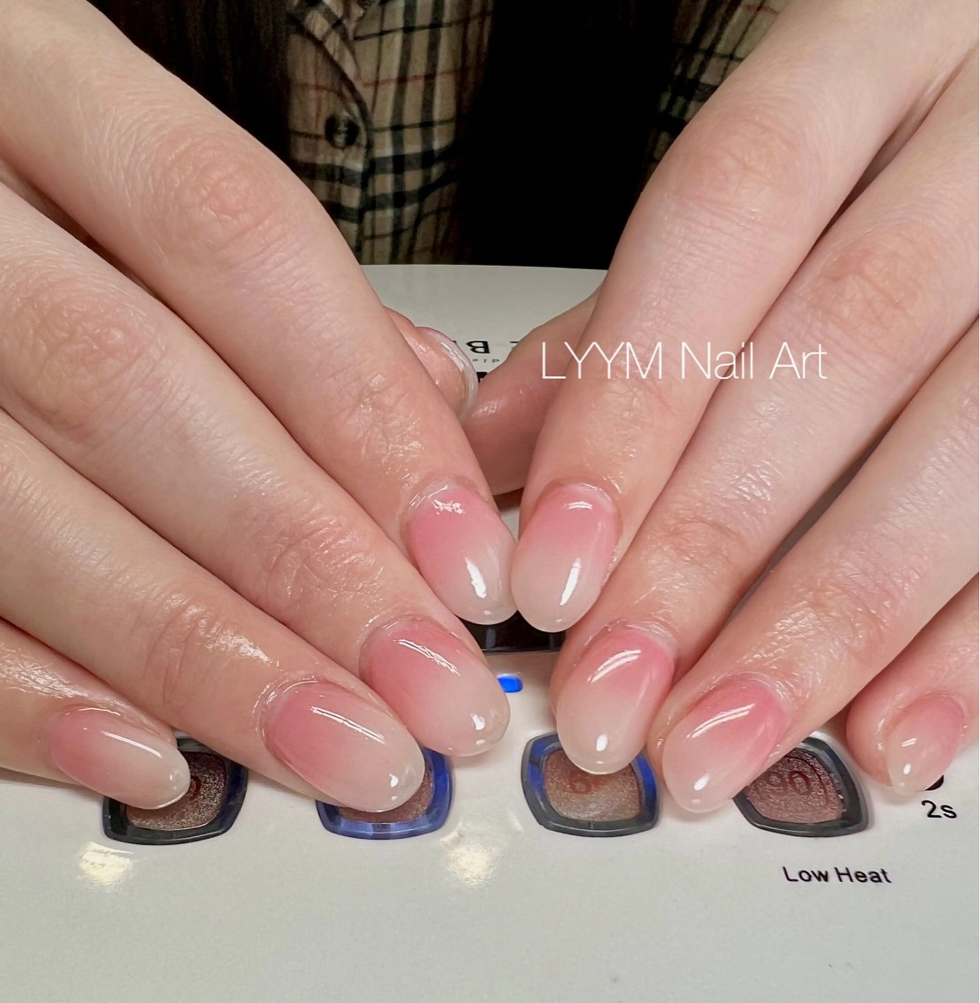 ネイル アートネイル グラデーション ピンク LYYM Nail Salonのネイルデザイン