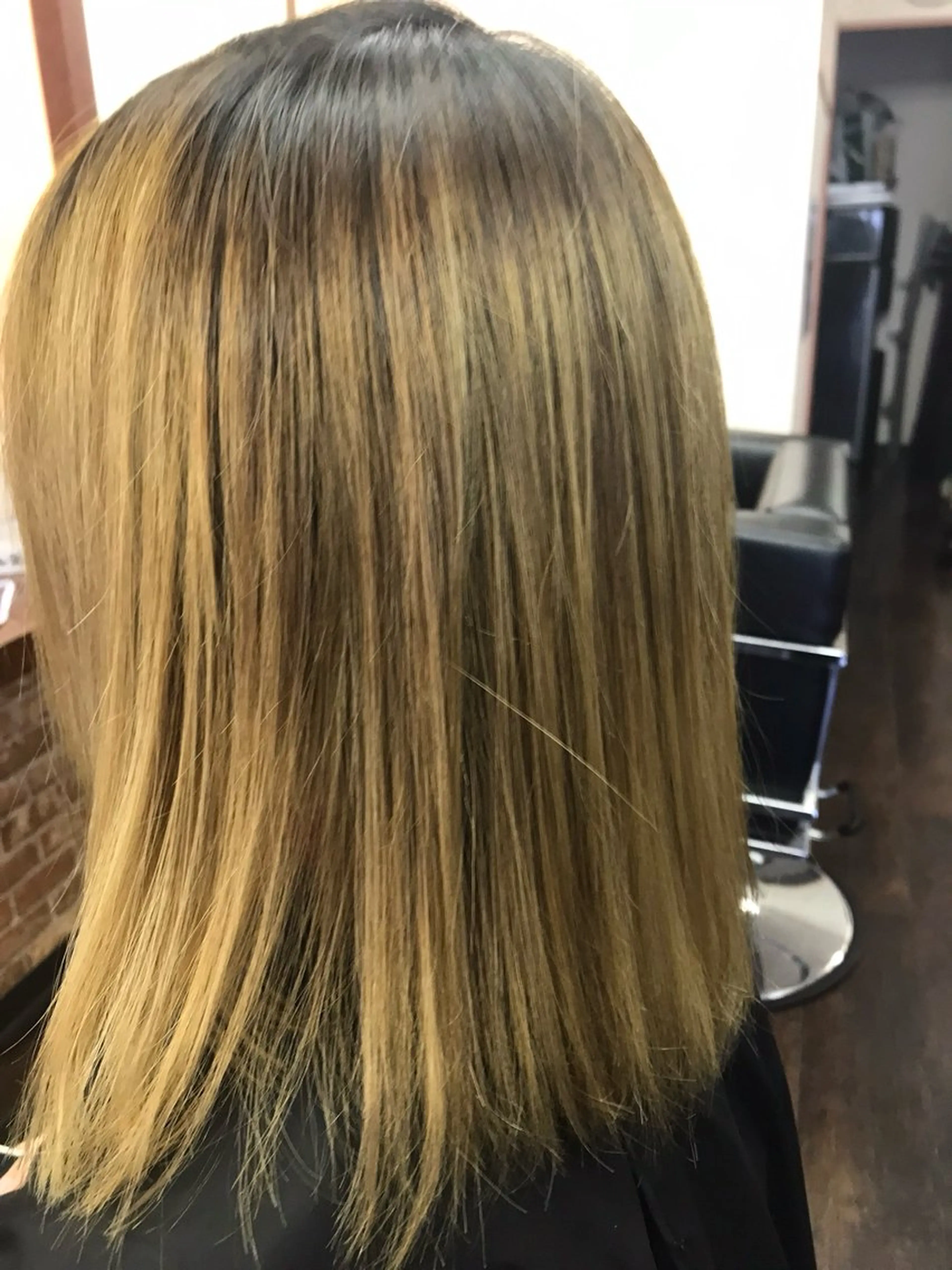 セミロング パーマ 桧山 真のヘアスタイル