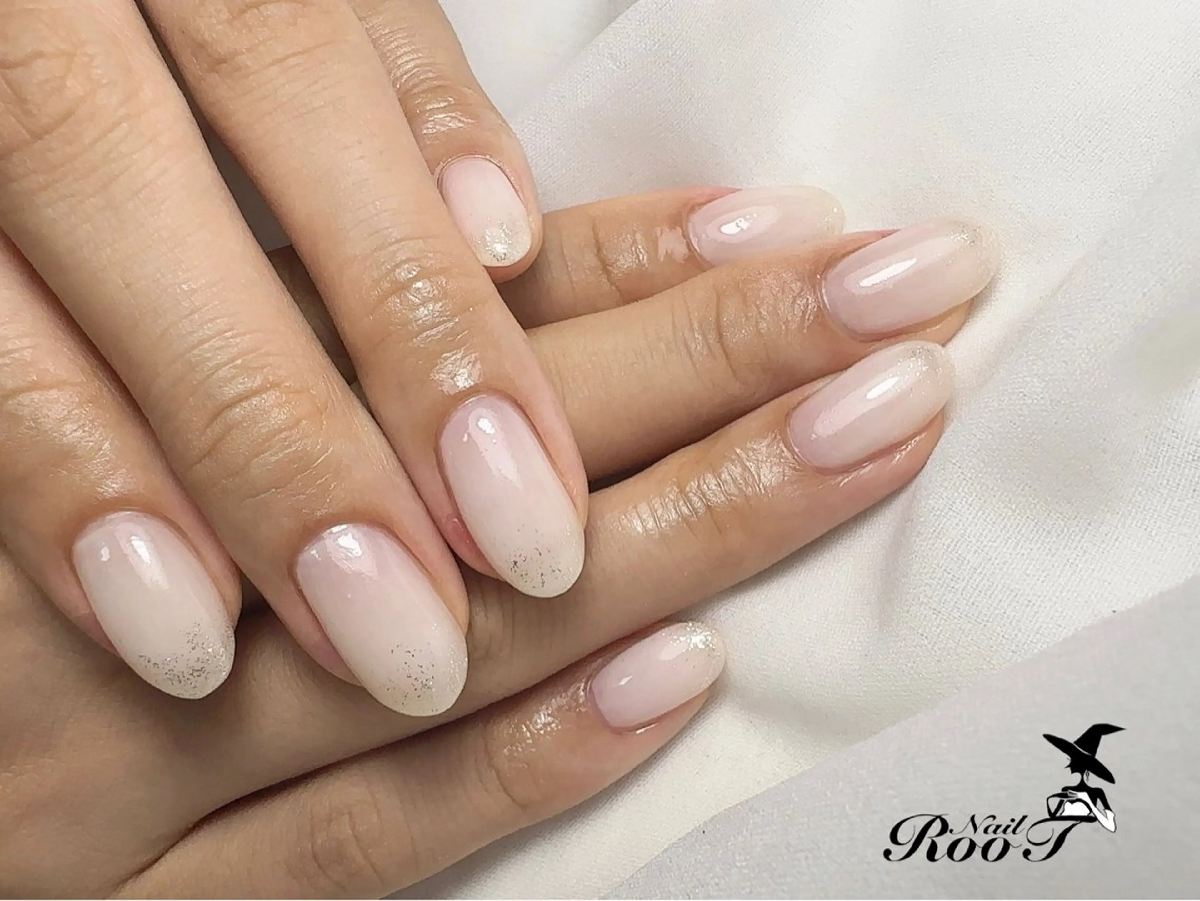 ネイル ラメ(グリッター) ホワイト ハンドネイル RooT Nailのネイルデザイン