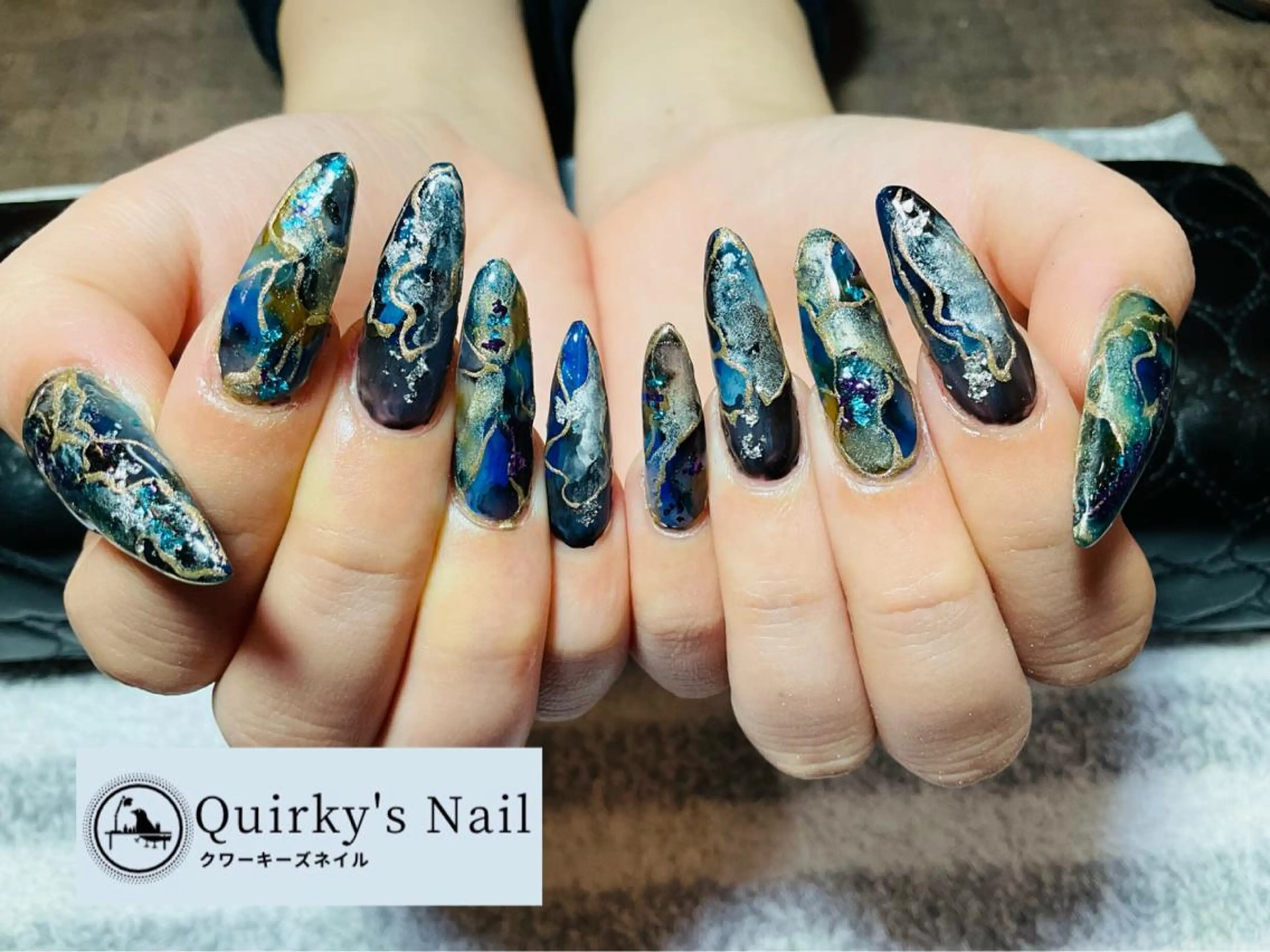ネイル アートネイル ジェルネイル グラデーション ホログラムネイル キラキラネイル Quirky's Nail【栄店】のネイルデザイン