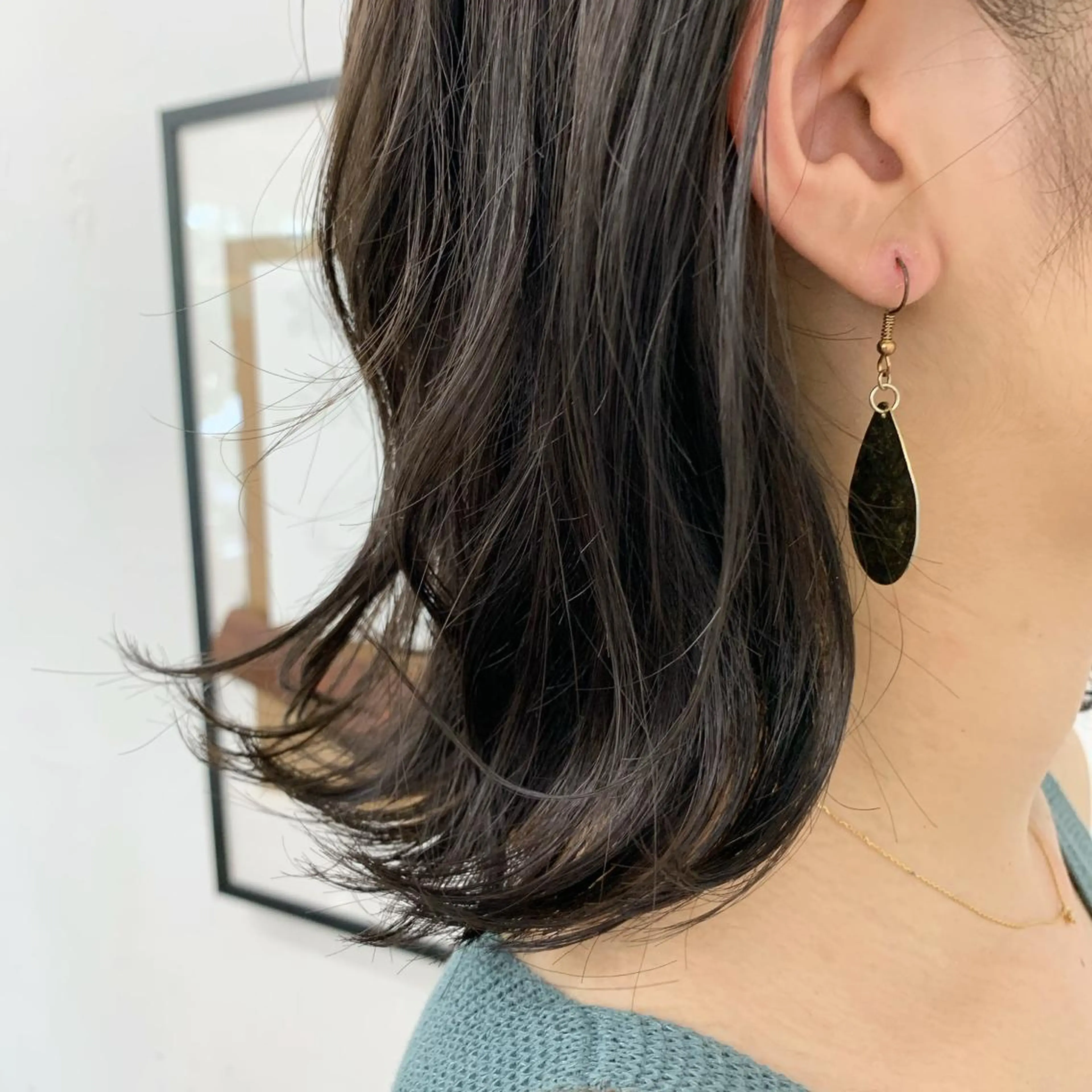 ミディアム カラー グレージュ ボブ カット ヘアカラー トリートメント chama レイヤーカットのヘアスタイル