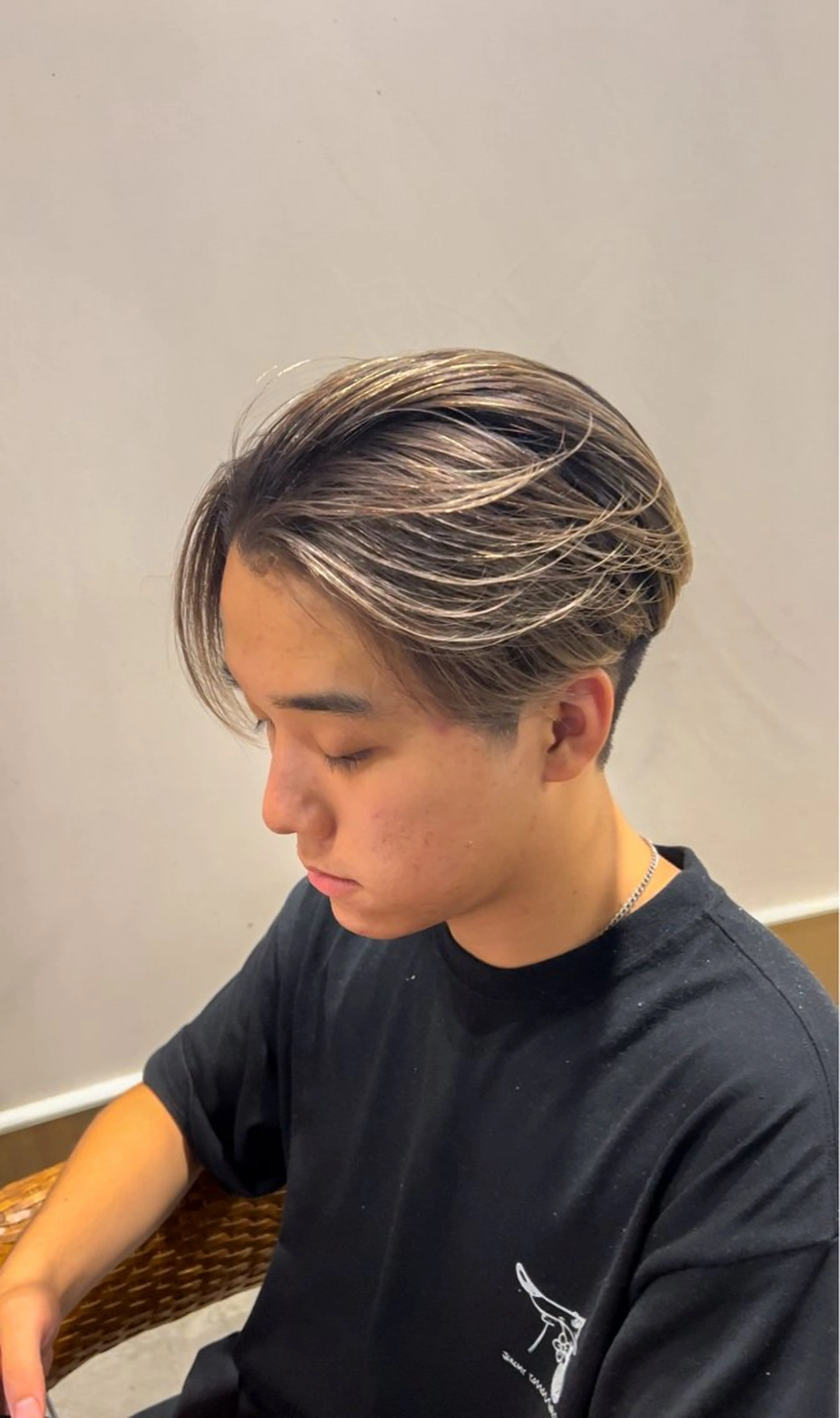 ミディアム カラー メンズ カット ヘアカラー トリートメント 海外デザイン🇺🇸 石渡諒太のヘアスタイル