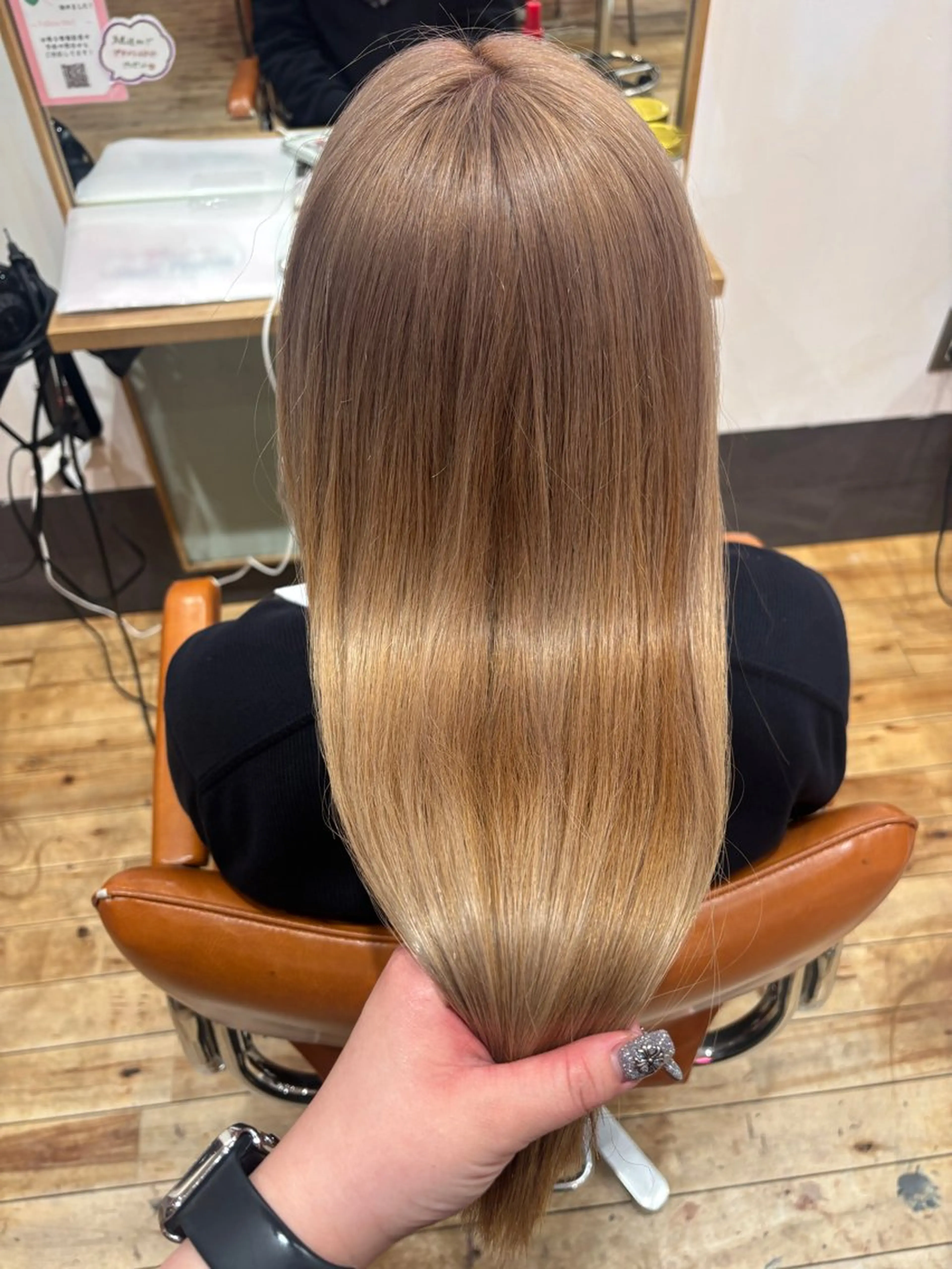 ロング ヘアカラー ️🩵RINKA/ ハイトーンカラー🩵のヘアスタイル