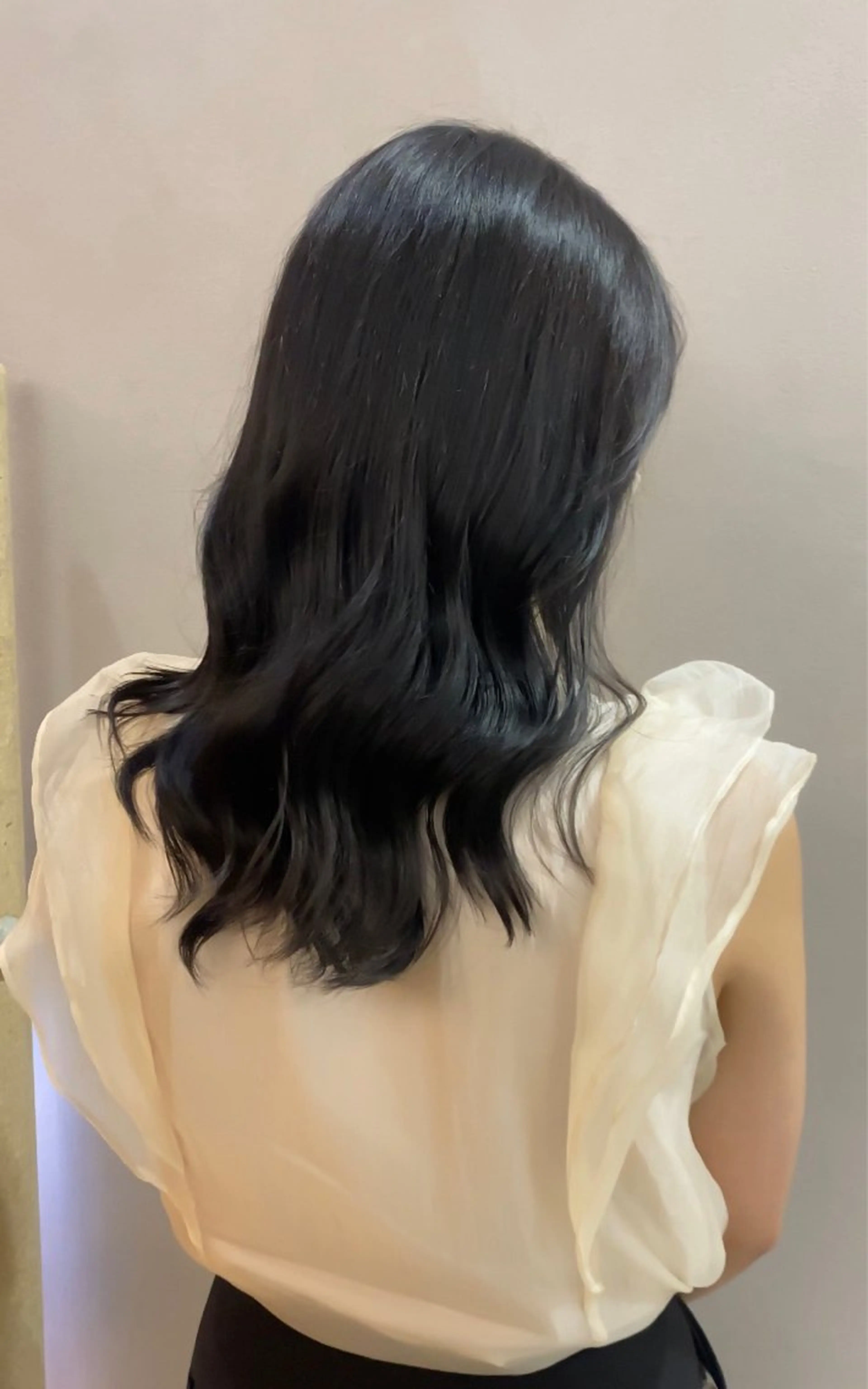 ミディアム カット ヘアカラー トリートメント トップスタイリスト 江口 稜亮のヘアスタイル