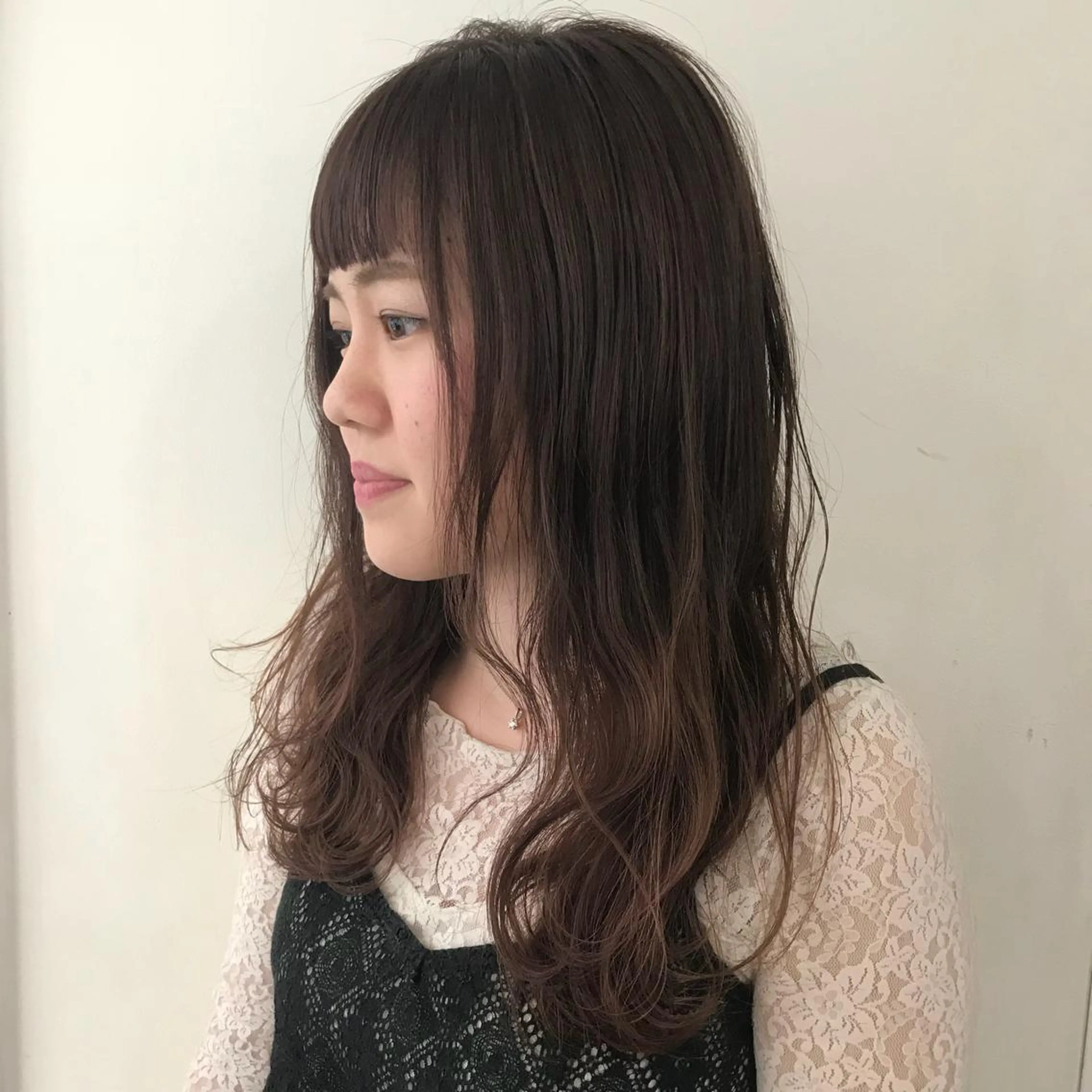 セミロング カラー アッシュ ラベンダーカラー ラベンダーアッシュ ピンクカラー レイヤー/顔周り /AKARIのヘアスタイル