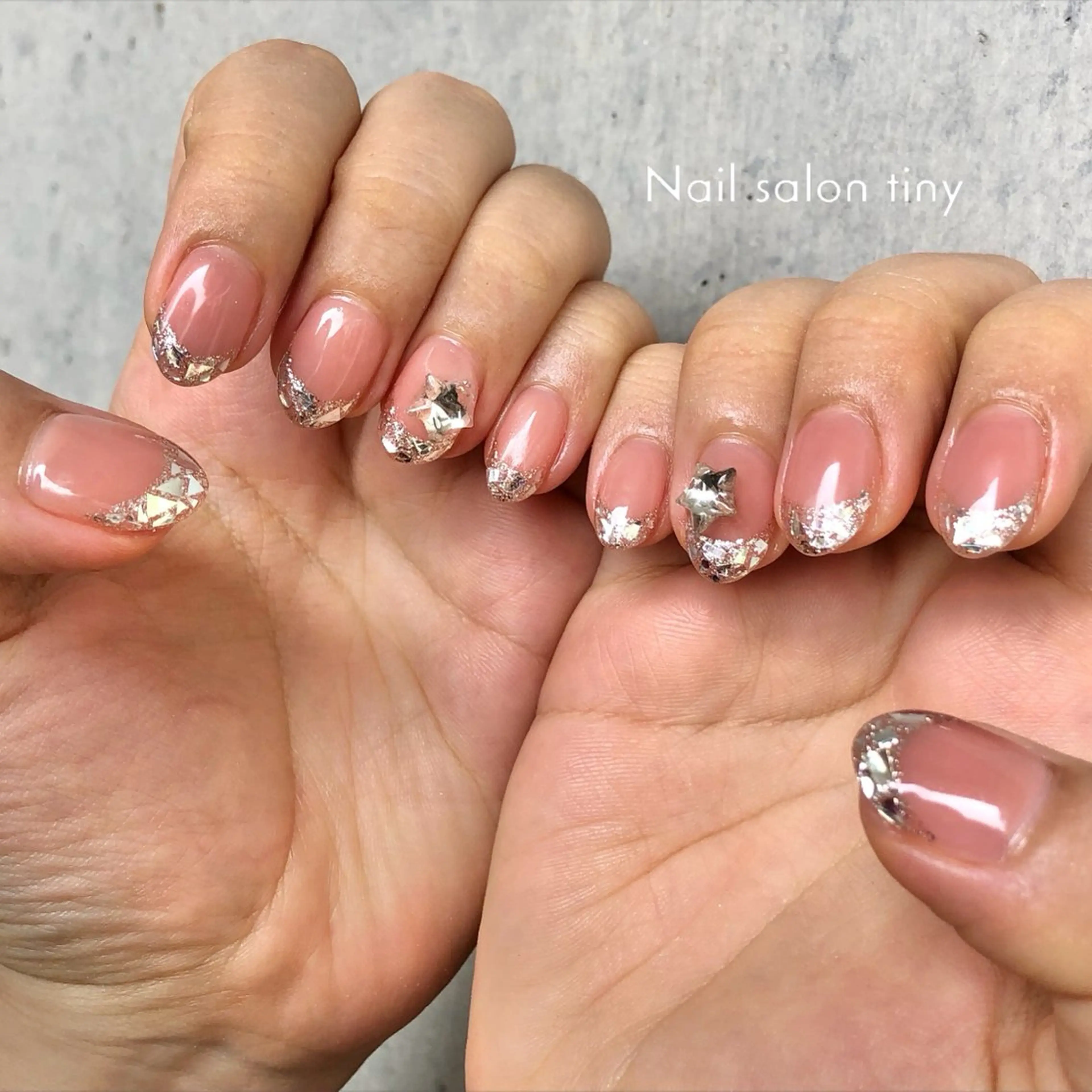 ネイル 持ち込み ハンドネイル ネイルサロンタイニー所属・Nail salon tiny🩵のネイルデザイン